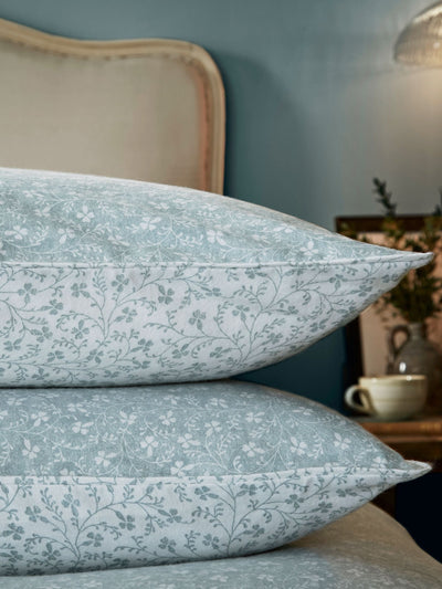 Laura Ashley Blått, blekt sjøspray, børstet dynetrekk og putetrekk i 100 % bomull, Campion