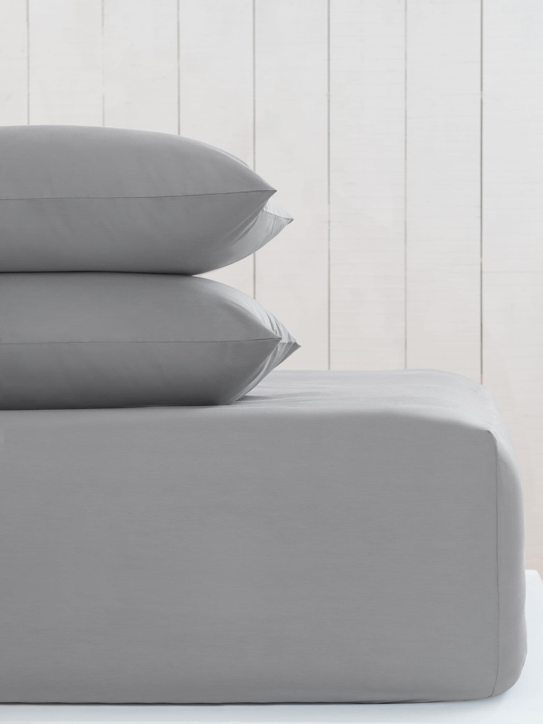 Grey mid extra deep fitted bed sheet, UK version
