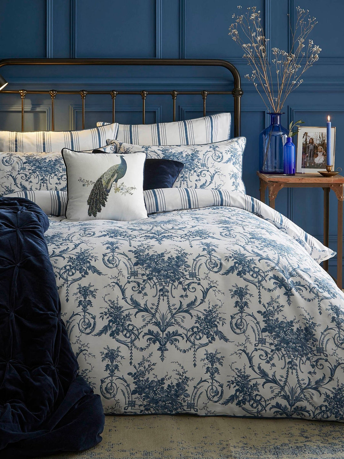 Laura Ashley Blue Midnight Reversible 100% Cotton Sateen 200 Thread Count Tuileries Duvet Cover and Pillowcase Set