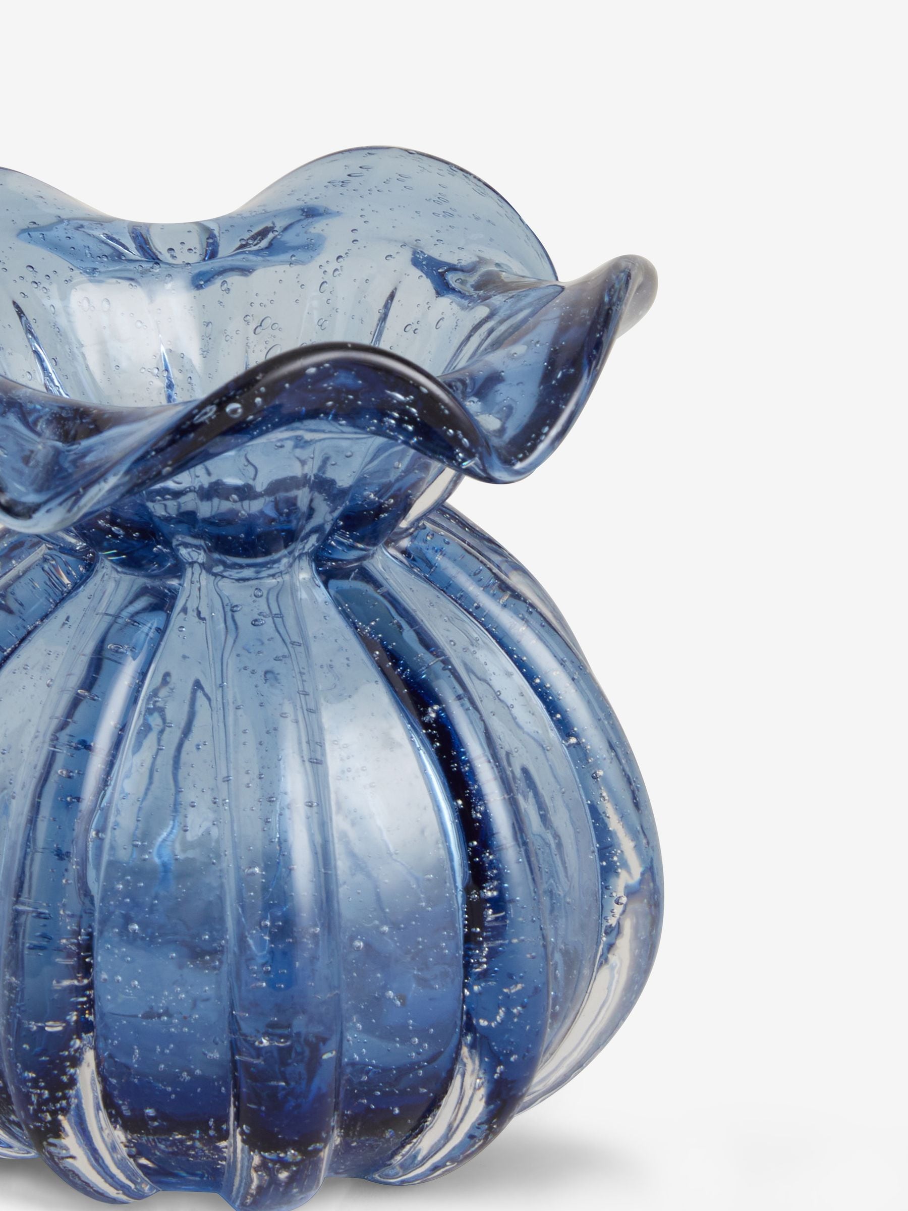 Mini jarrón de cerámica azul estriado para flores - Producto británico