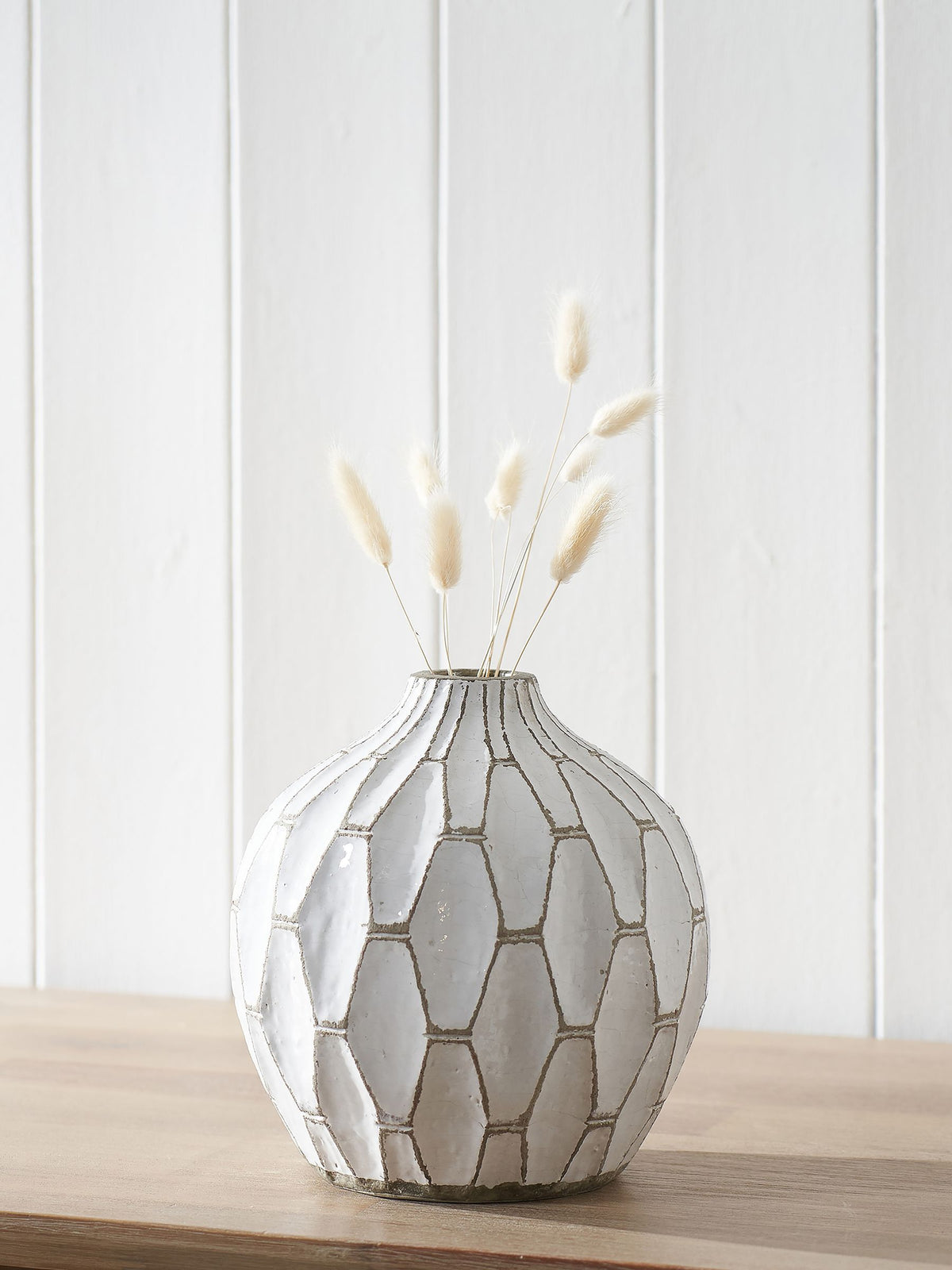 Geometric stoneware vase Pacific White Gaudi 20cm, imported from the UK