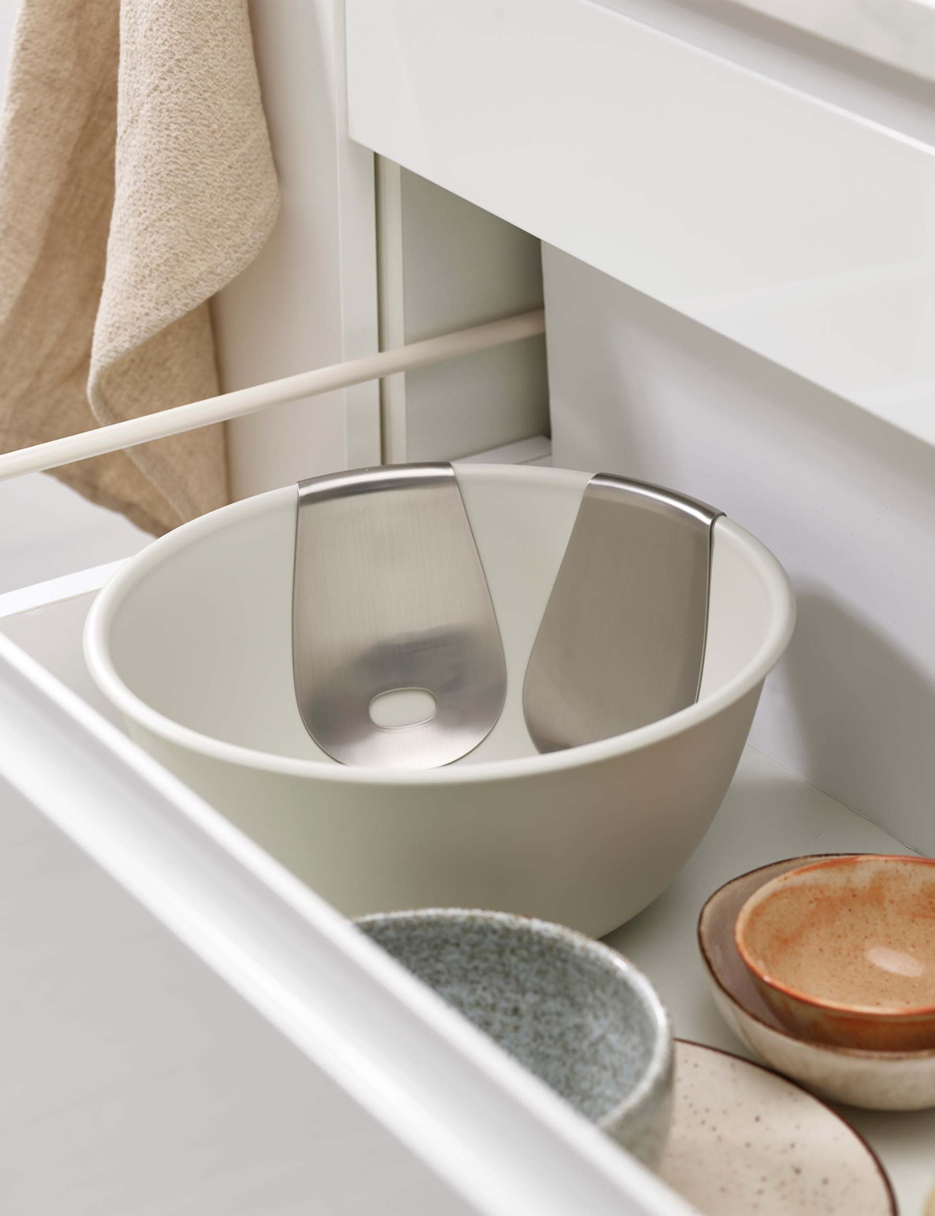 Joseph Joseph Uno salad bowl and mill set (British brand)
