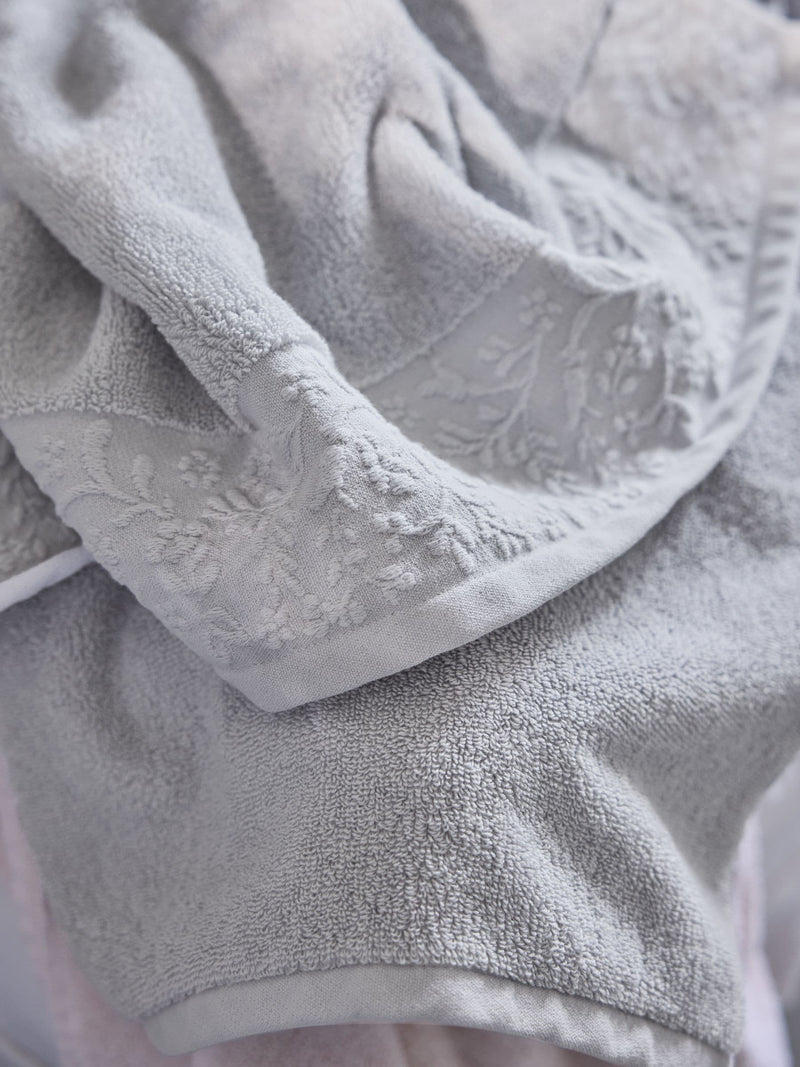 Shabby Chic towel blue floral border (British brand)
