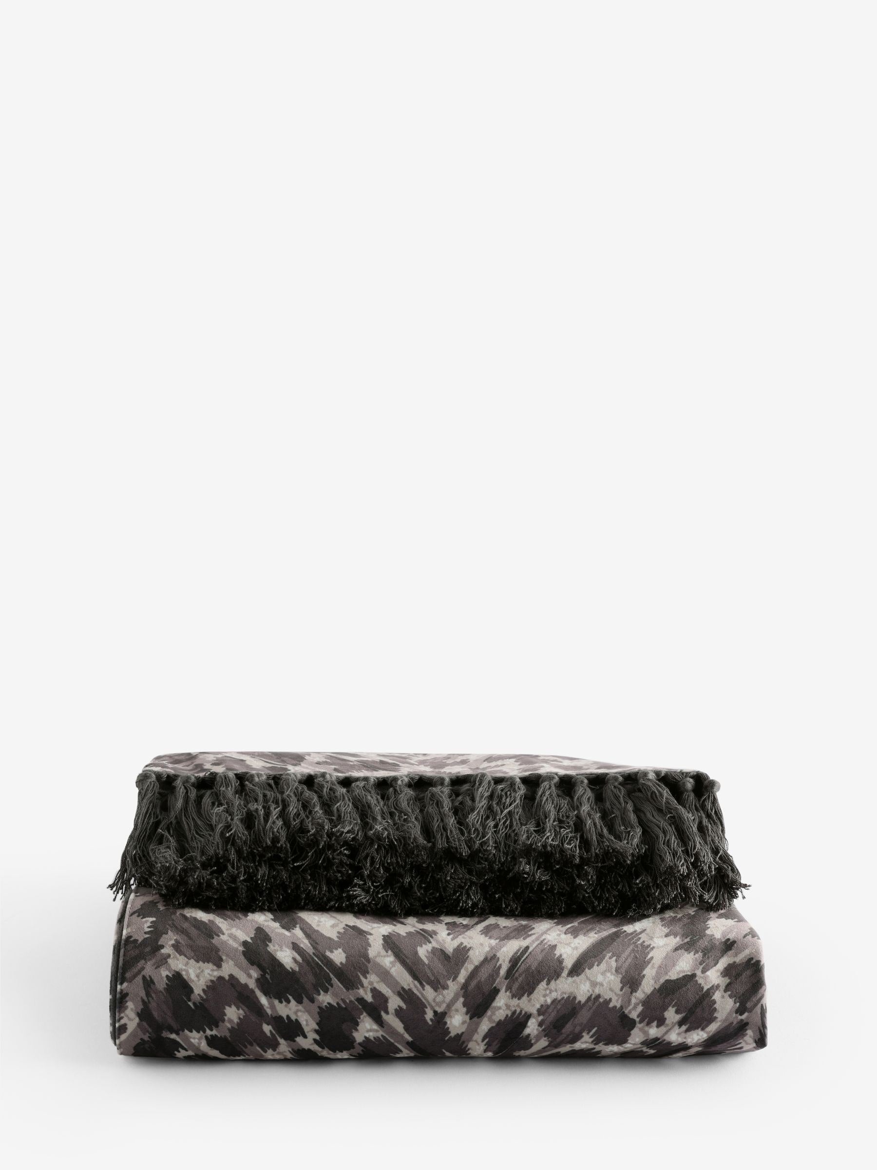 Clarke and Clarke leopard velvet throw 150x120cm, British brand