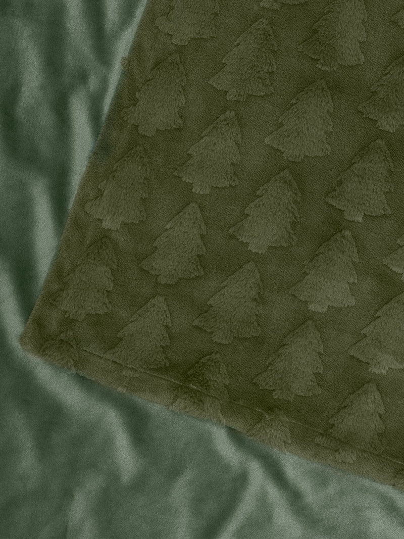 Furn Forest Green Pines faux fur throw 200x150cm, UK version