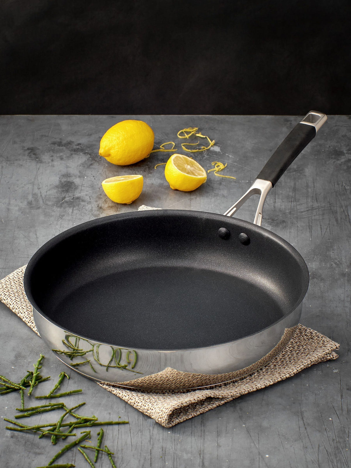 Stellar Silver Flow non-stick frying pan 28cm, UK version