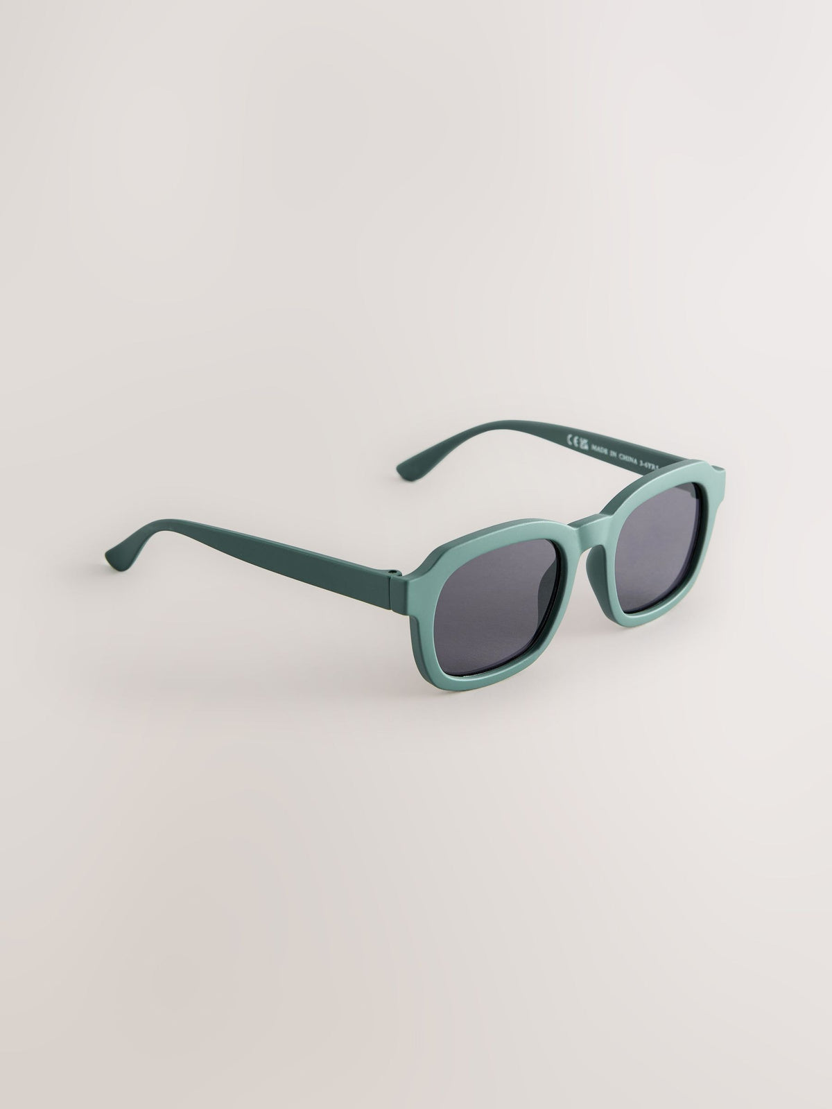 Matt Green oval sunglasses with recycled polycarbonate lenses (British brand)