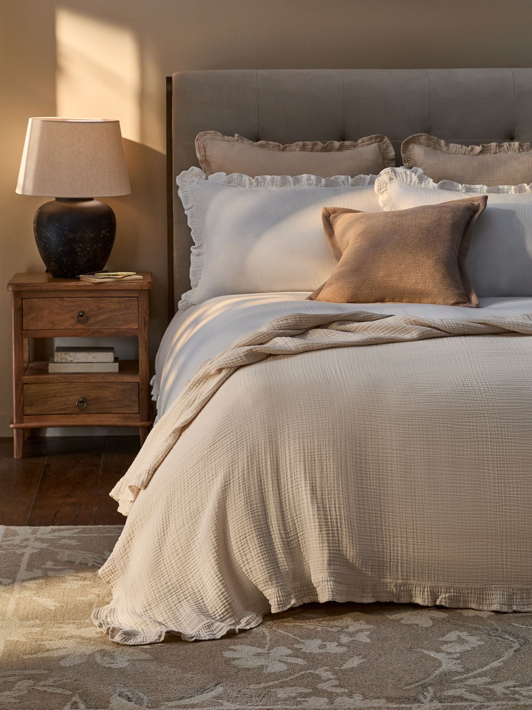 Muslin frill throw in natural colour (British brand)
