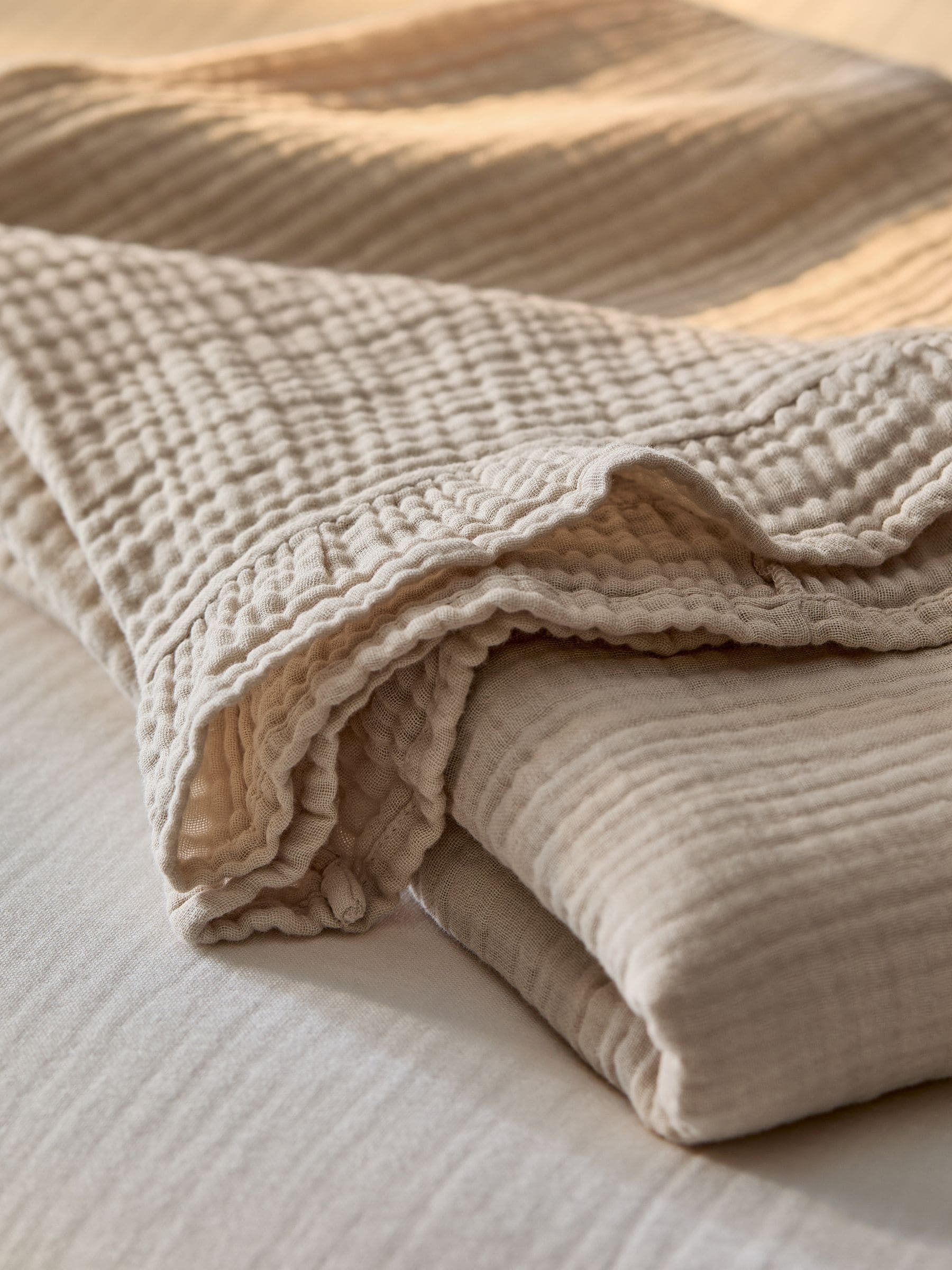 Muslin frill throw in natural colour (British brand)