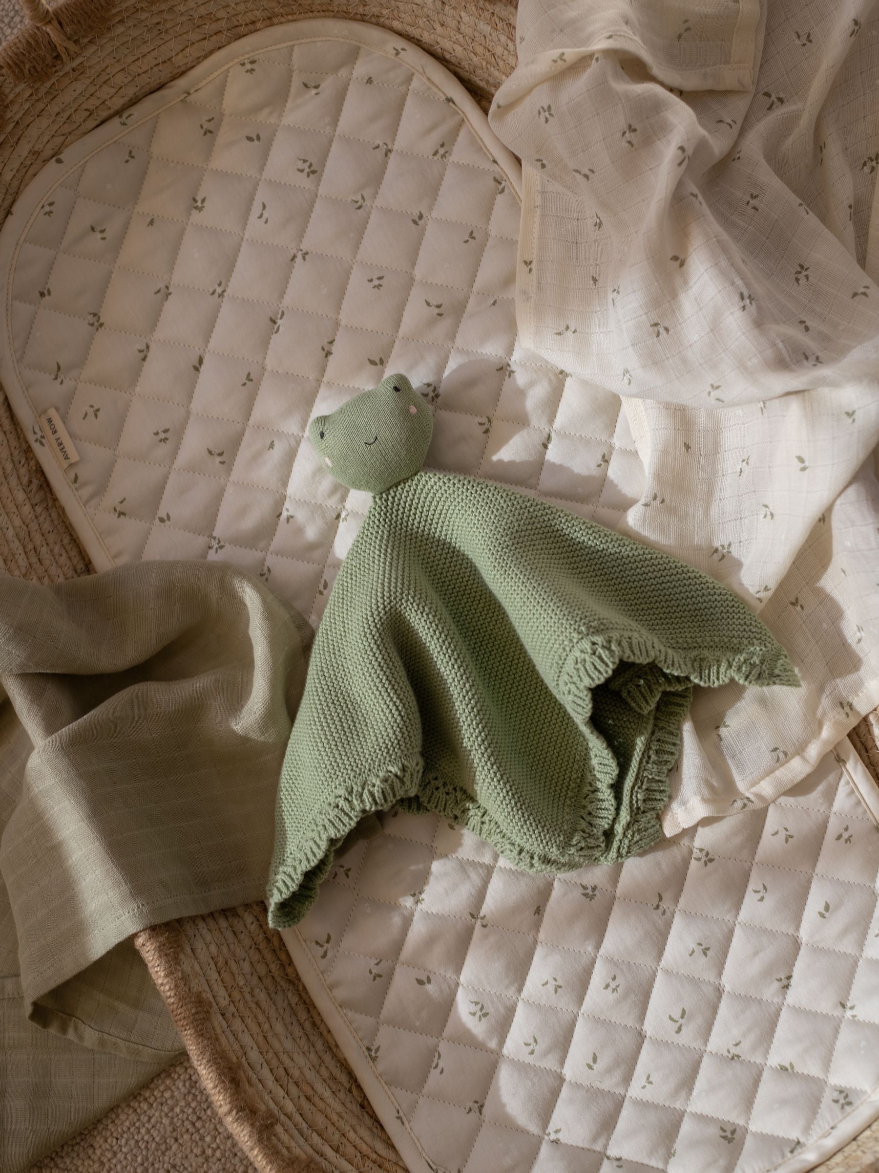 Avery Row frog cuddle cloth baby toy, imported from the UK