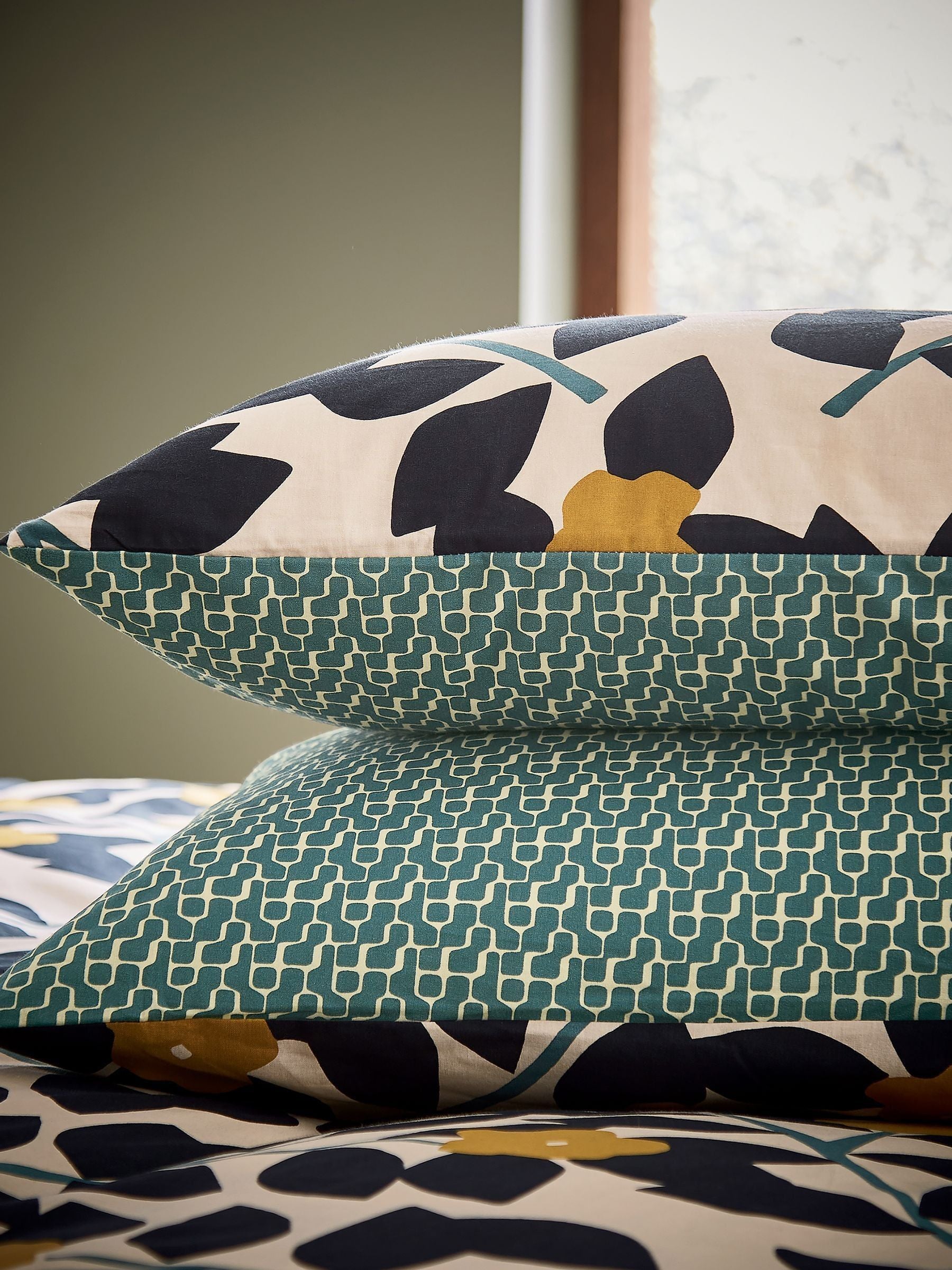 Helena Springfield Multi Linnea duvet set, UK version