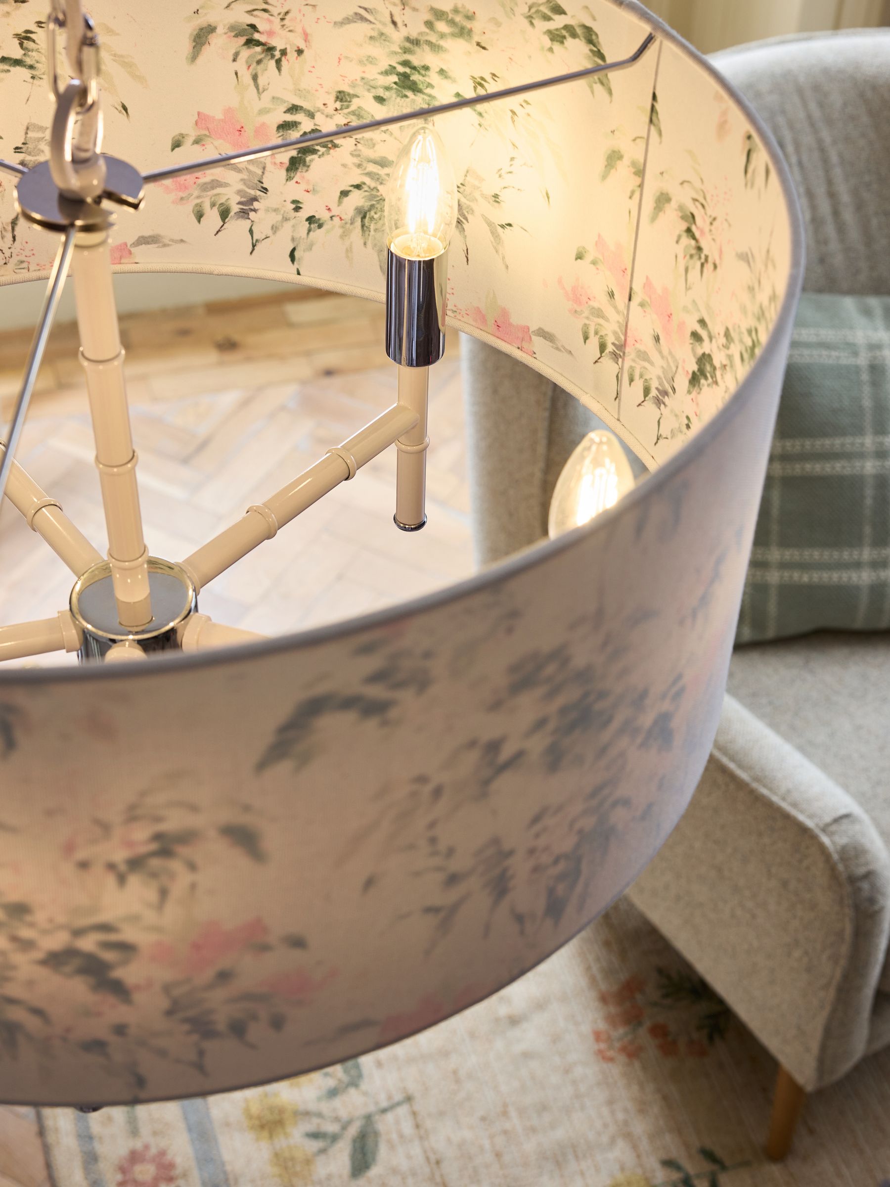 Elliot 5 Light Chandelier ceiling light in white (British brand)