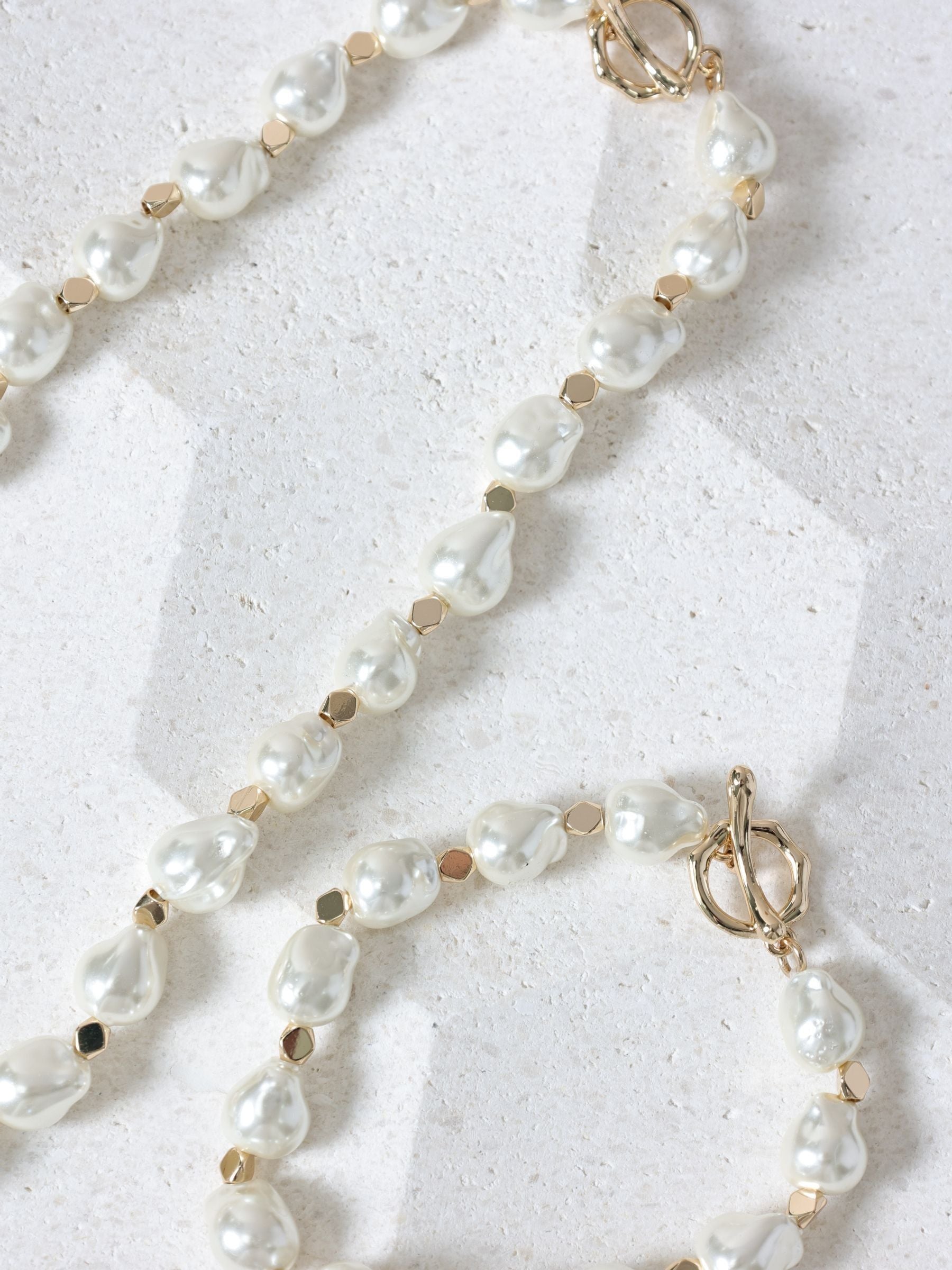 Gold Plated Freshwater Pearl T Bar Bracelet