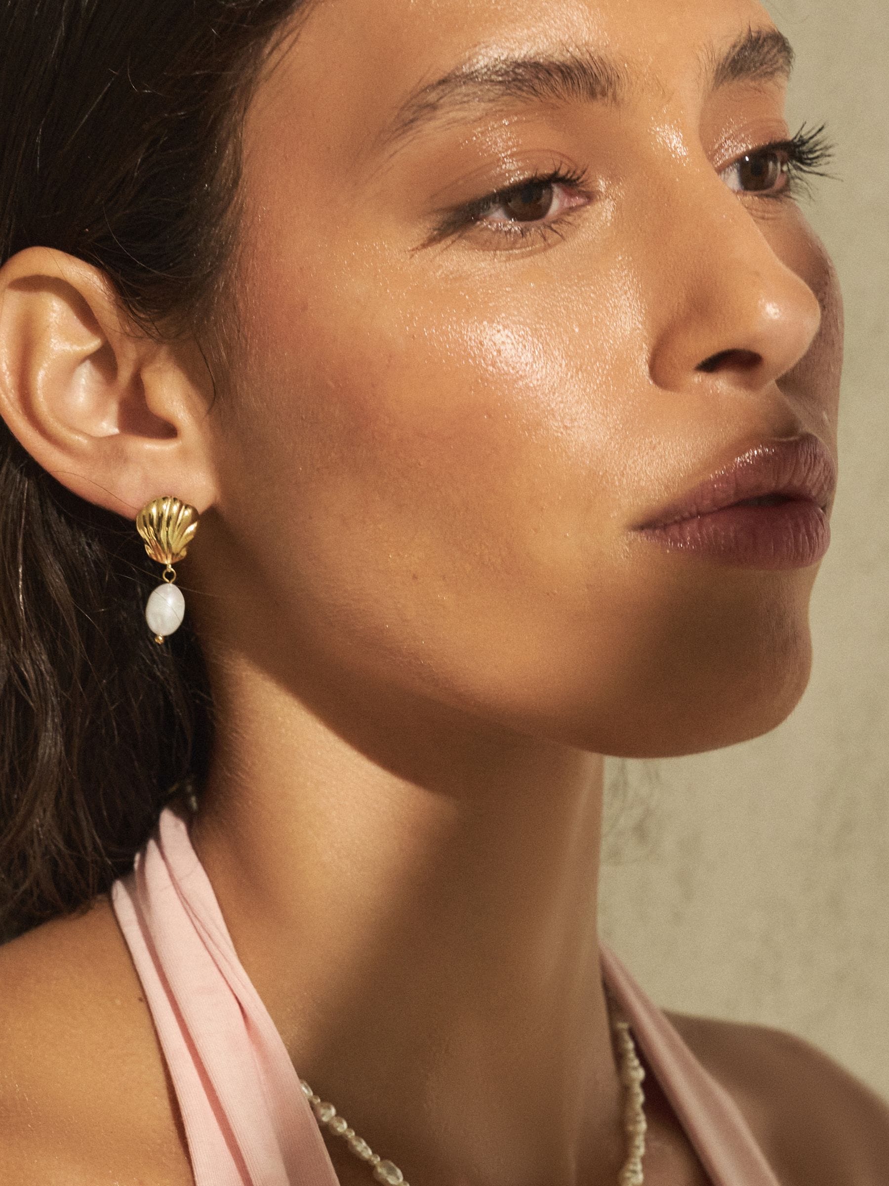 Gold tone waterproof pearl drop earrings - British product