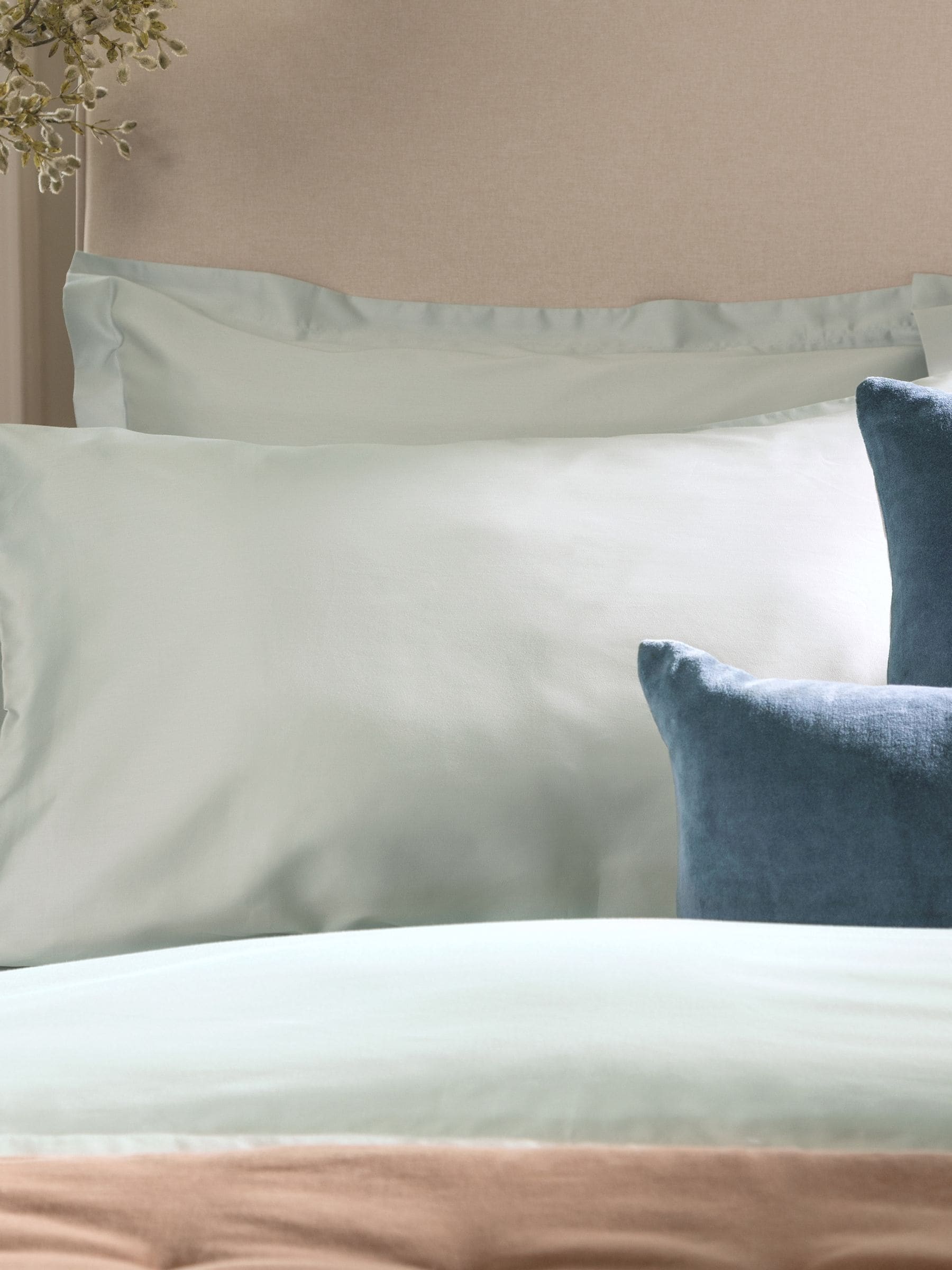 Christy Platinum Classic Cotton Sateen Pillowcase Plain Pair
