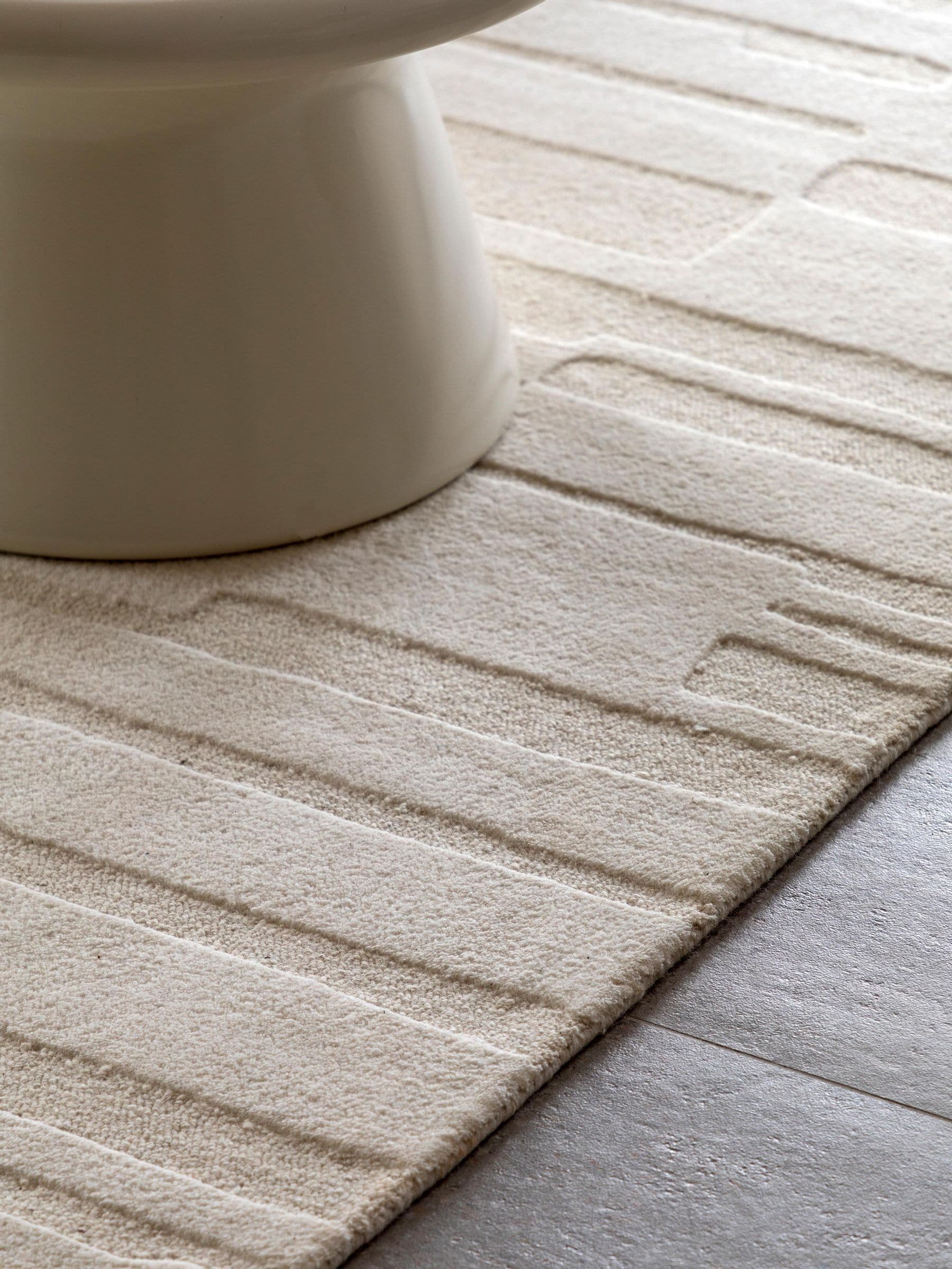 Gallery Home White Alabama tufted tonal rug 160x230cm - British product
