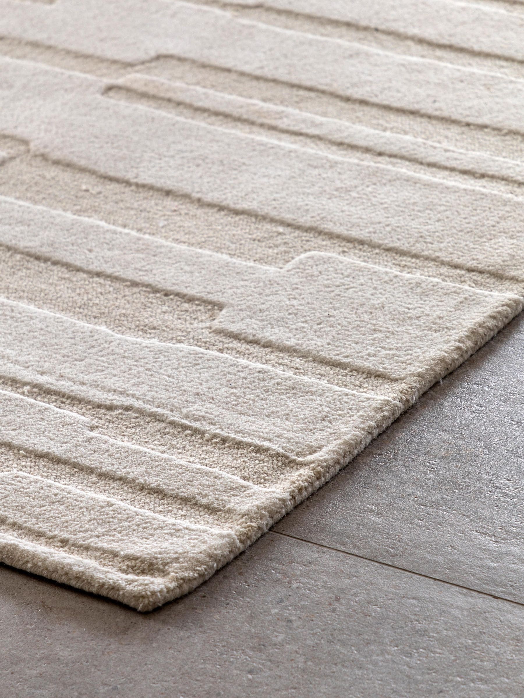 Gallery Home White Alabama tufted tonal rug 160x230cm - British product