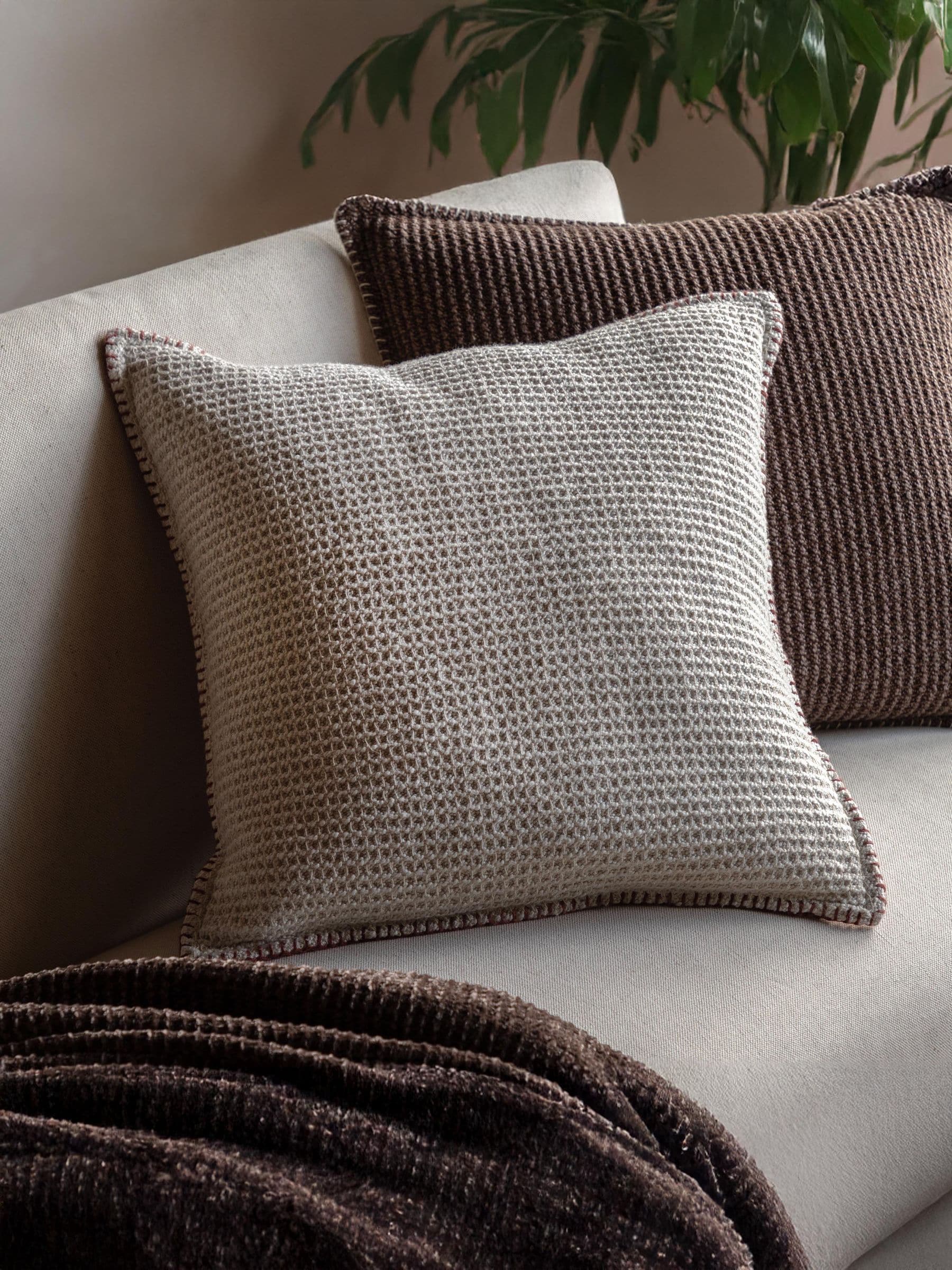 Gallery Home Cream Arlo Textured Cushion