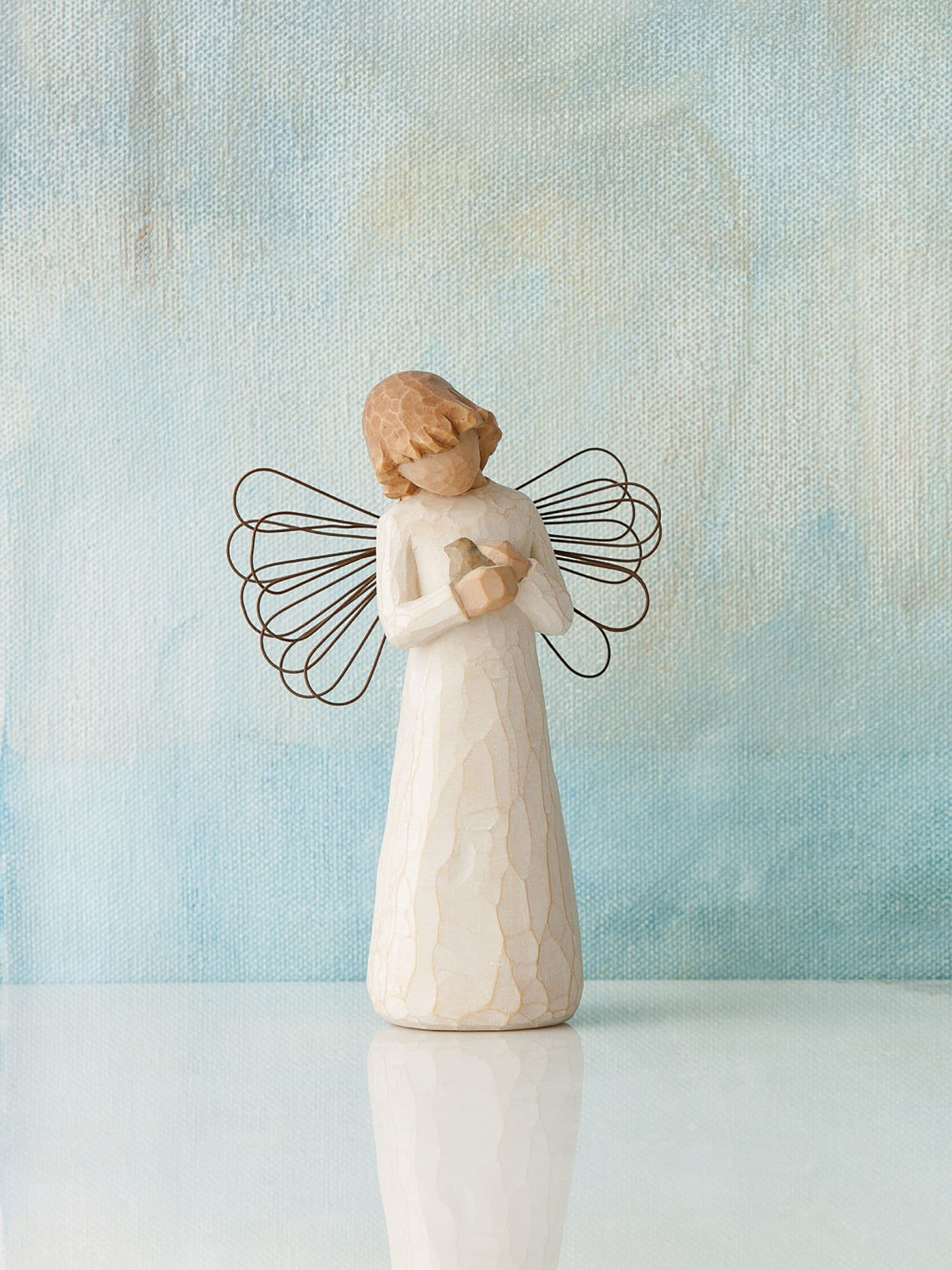 Willow Tree Cream Angel of Healing figurine 13cm, imported from the UK