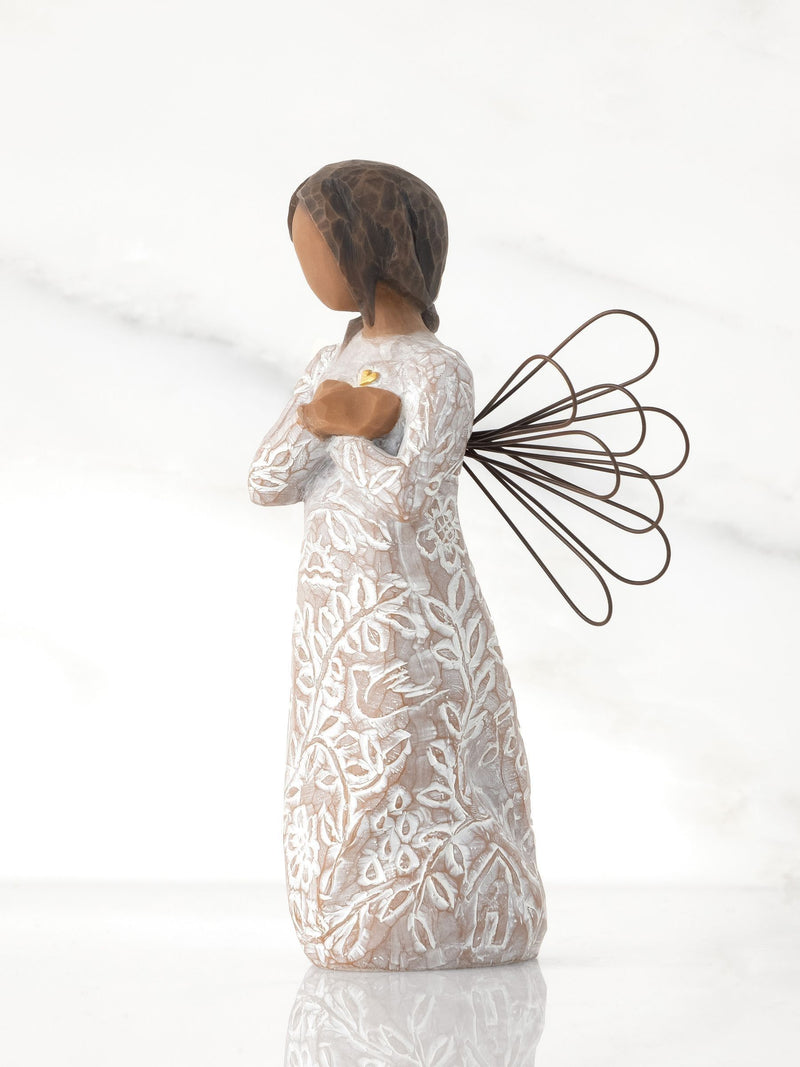 Willow Tree Remembrance figurine darker skin 13cm, imported from the UK