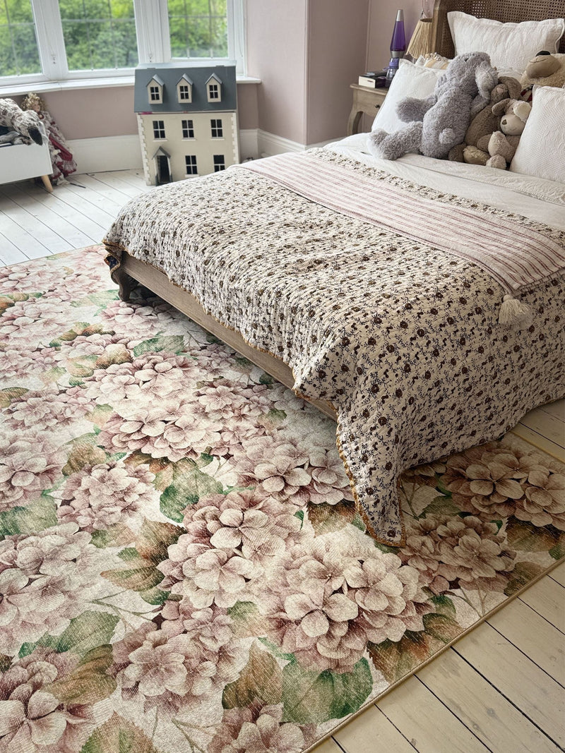Hug Rug blush pink wild hydrangea rug - British product