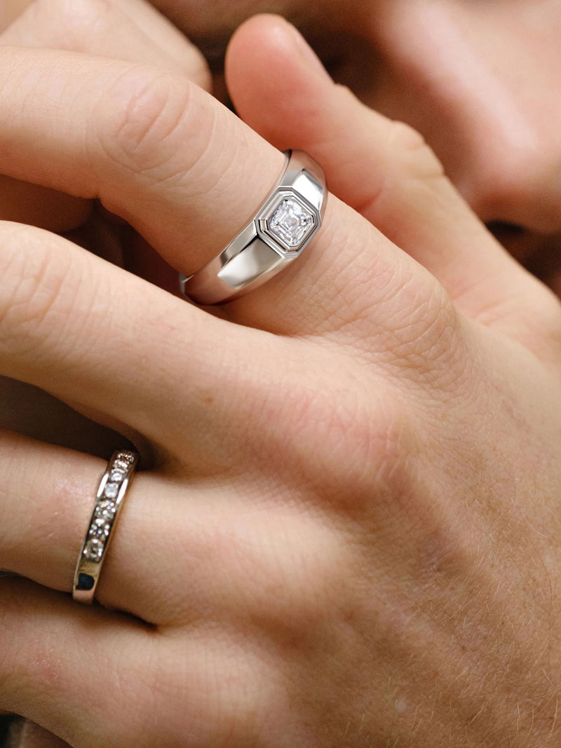 The Diamond Store Men's Signet Ring 0.50ct Asscher Cut Lab Diamond (British brand)