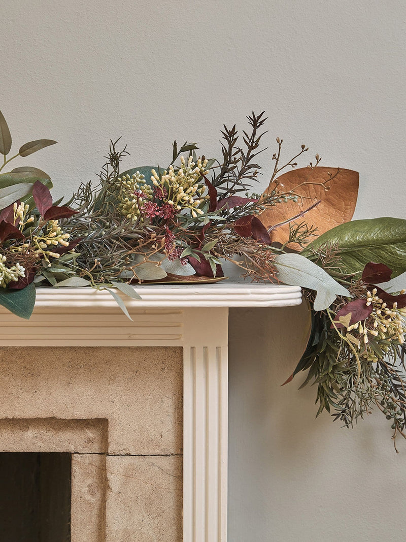Lights4fun 1.5m pre lit autumn Christmas garland (British brand)