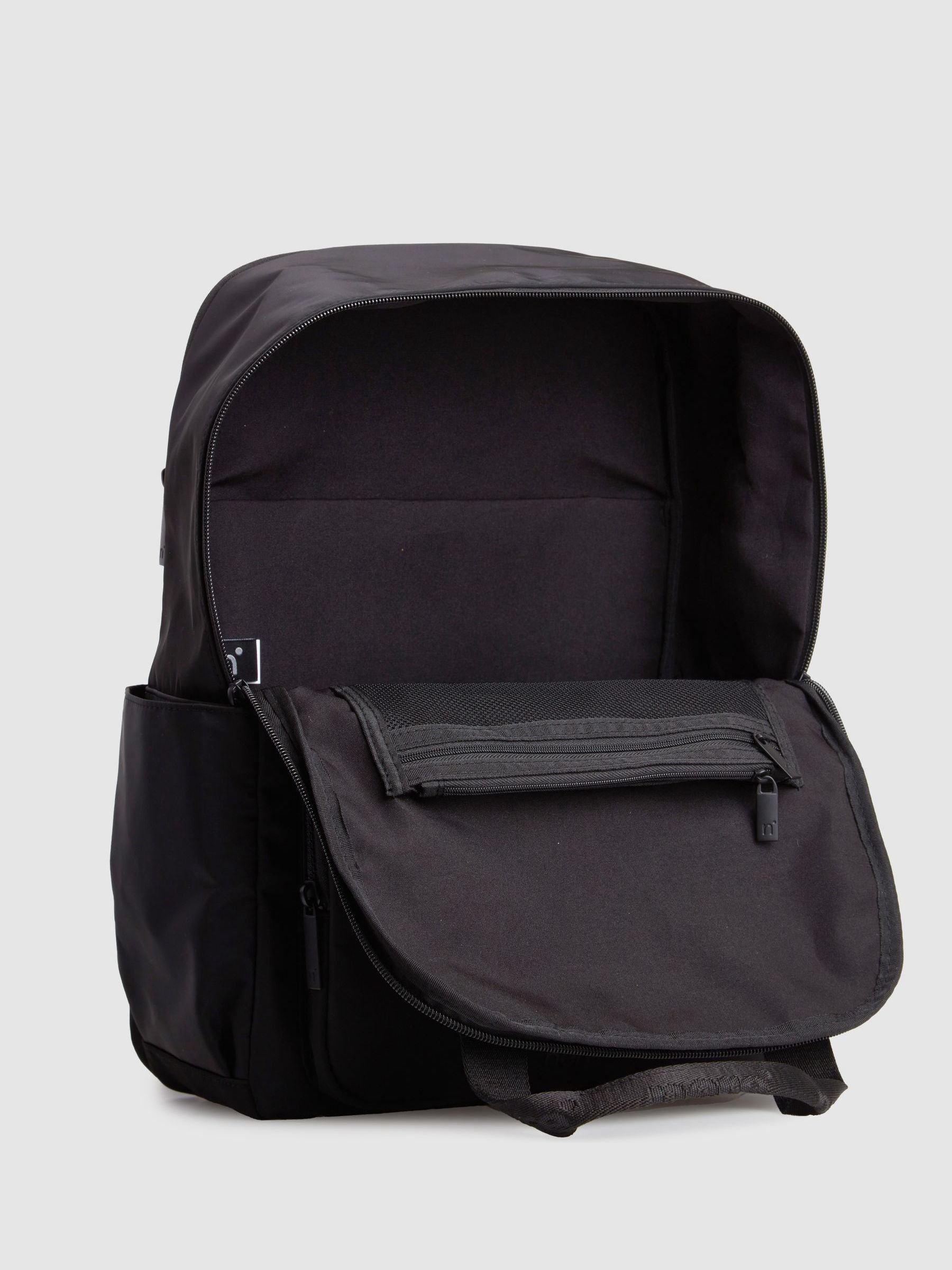 Nere Seeker Traveller Backpack Black (British brand)