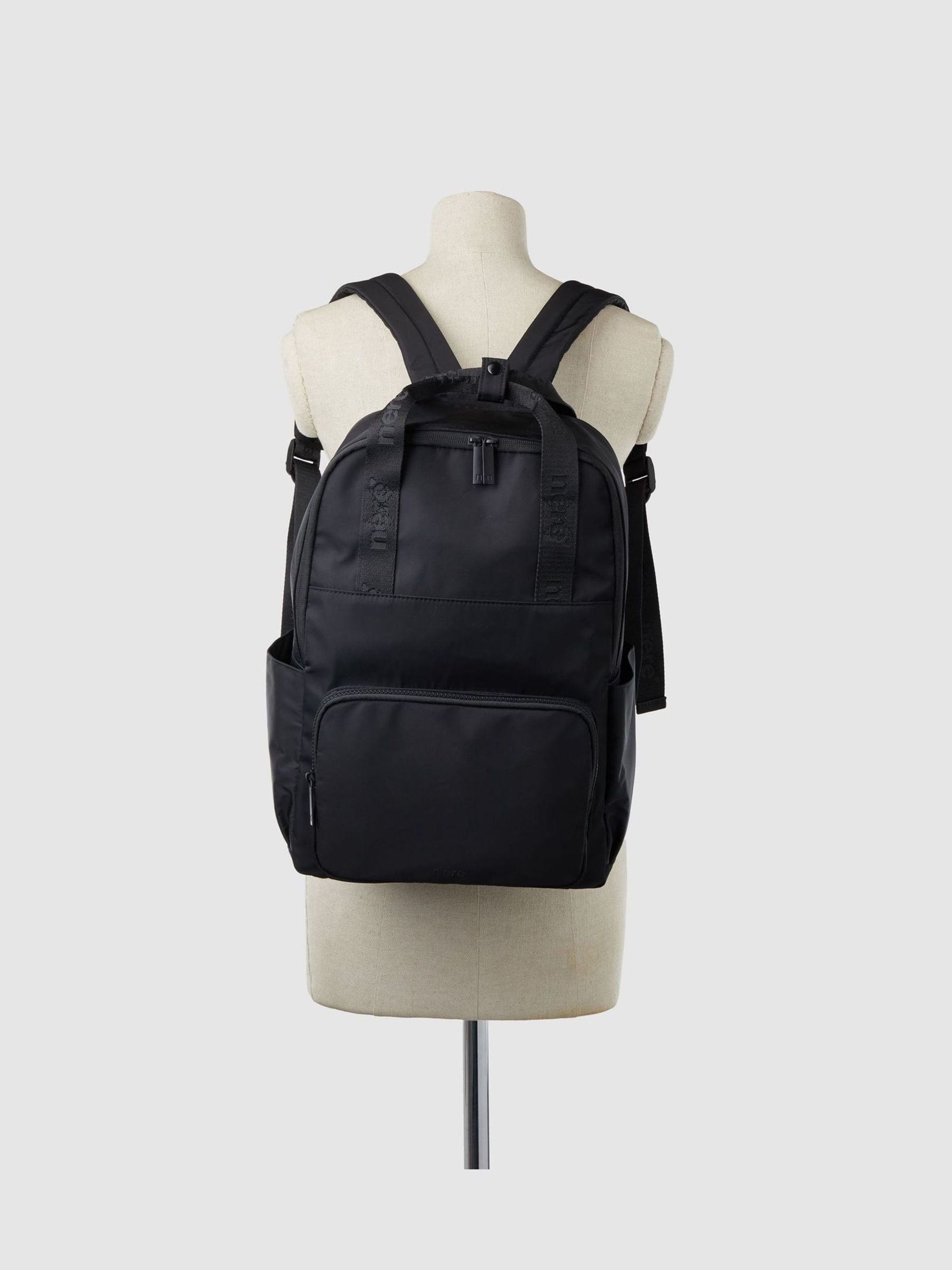 Nere Seeker Traveller Backpack Black (British brand)