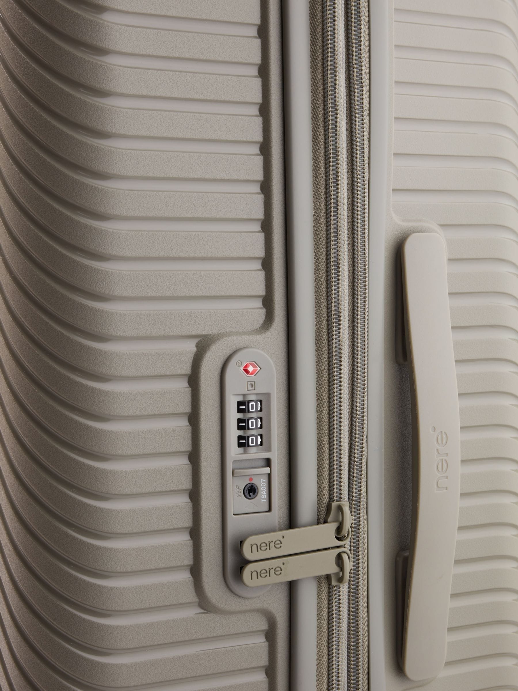 Nere Bondi green medium suitcase 66cm - British product