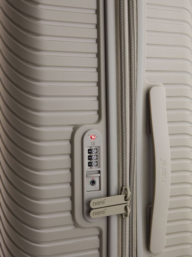 Nere Bondi green medium suitcase 66cm - British product