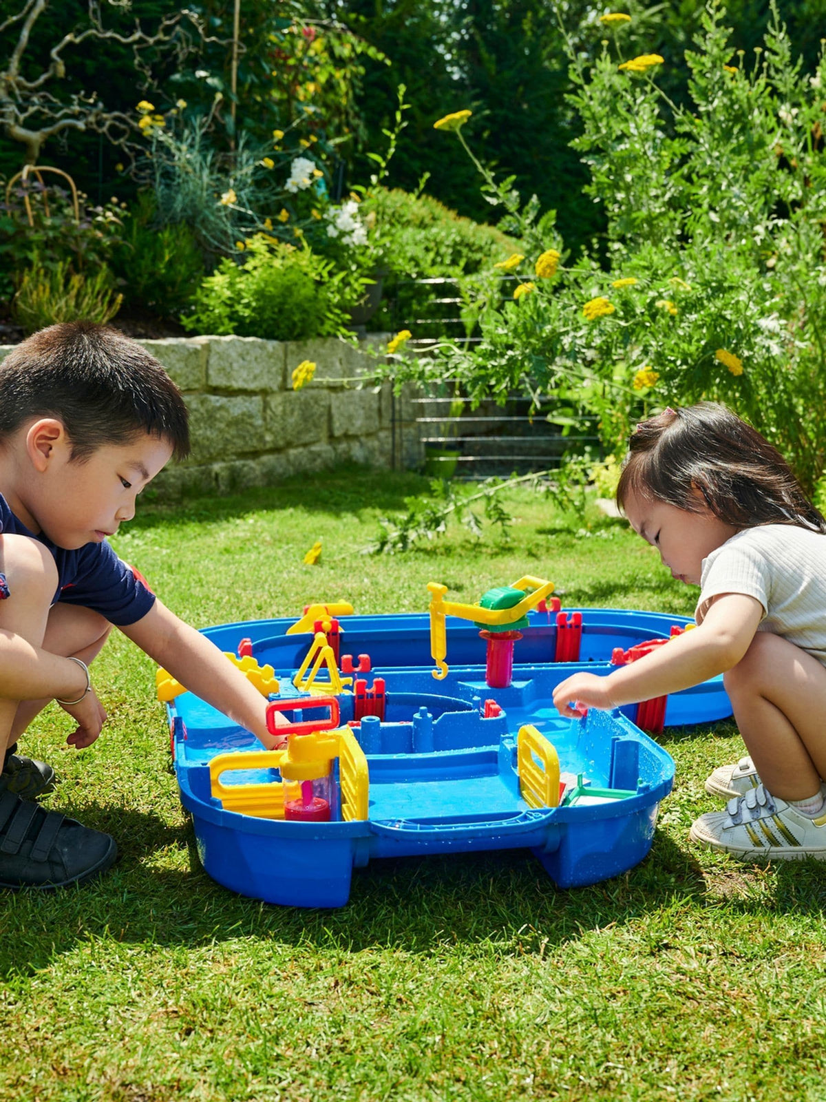 AquaPlay Blue Megabridge water canal toy set, imported from the UK