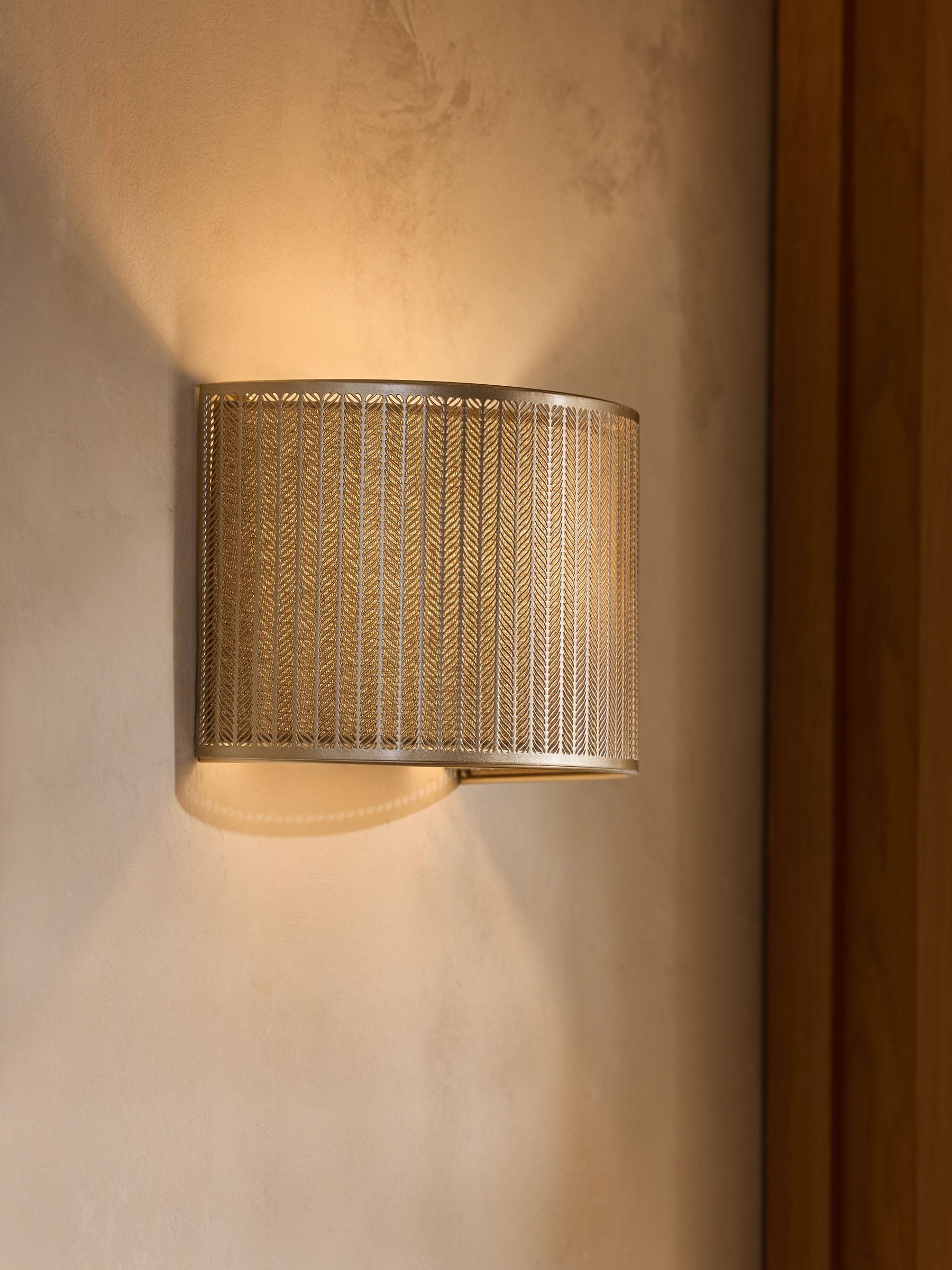 Brass Jada Rechargeable Wall Light