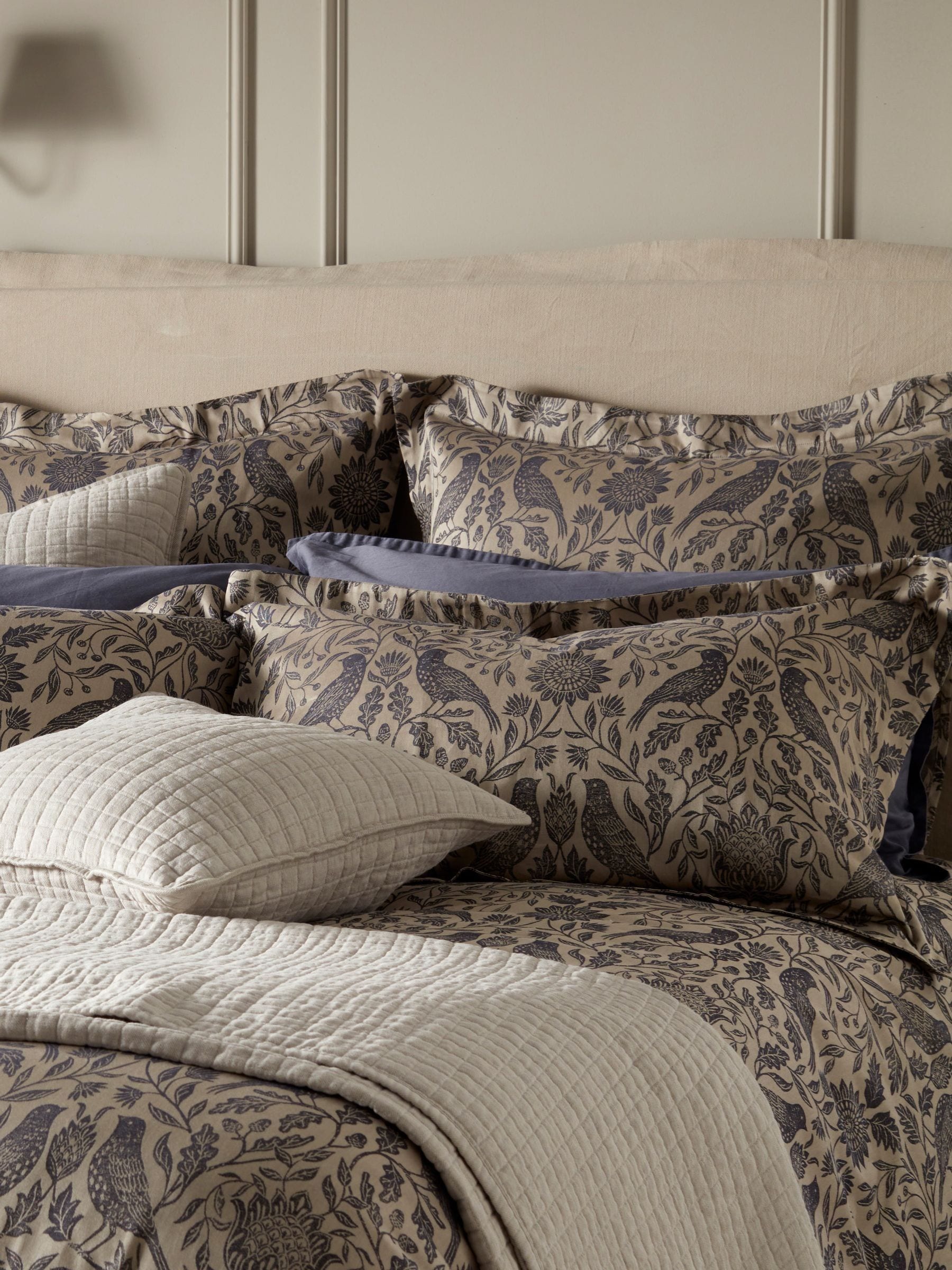 Secret Linen Store Birdie jacquard pillowcase French blue (British brand)