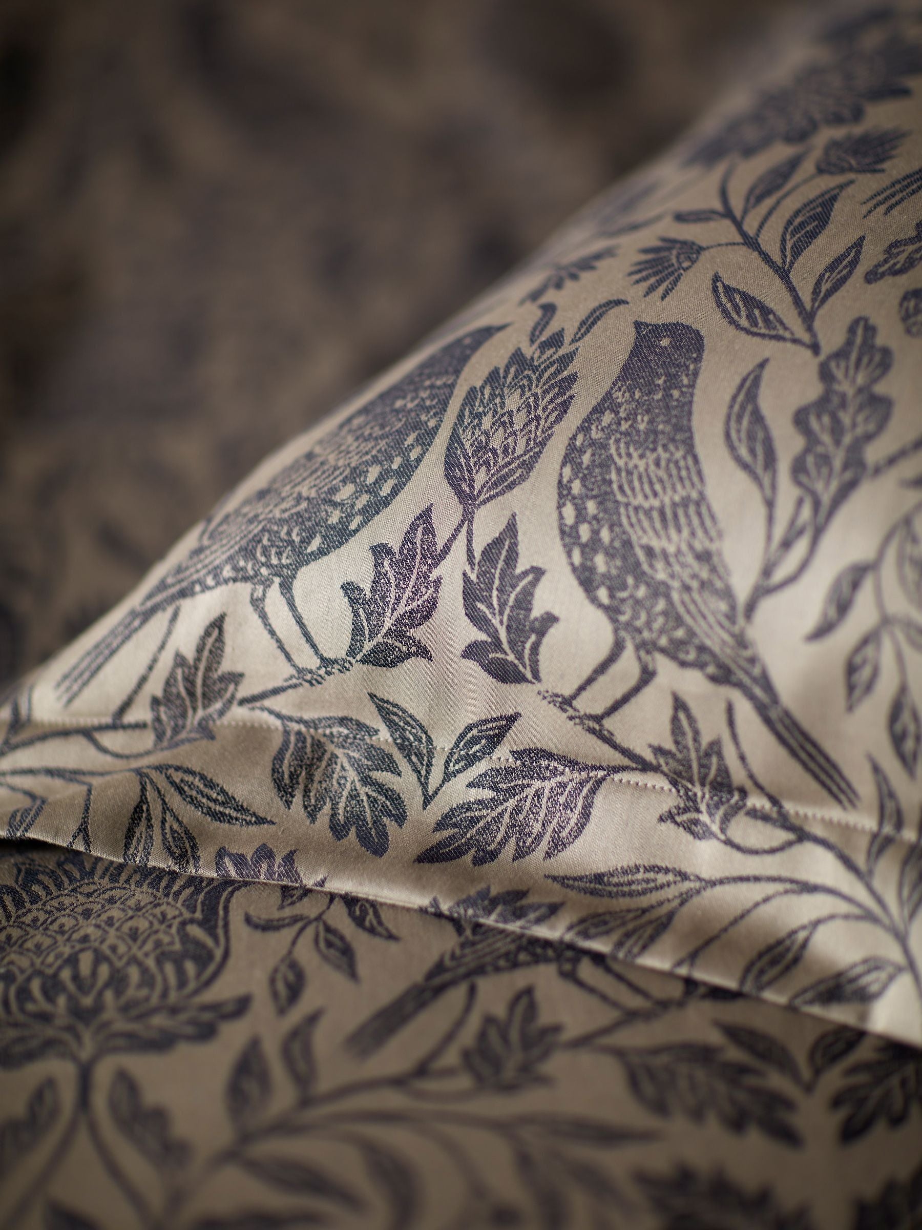 Secret Linen Store Birdie jacquard pillowcase French blue (British brand)