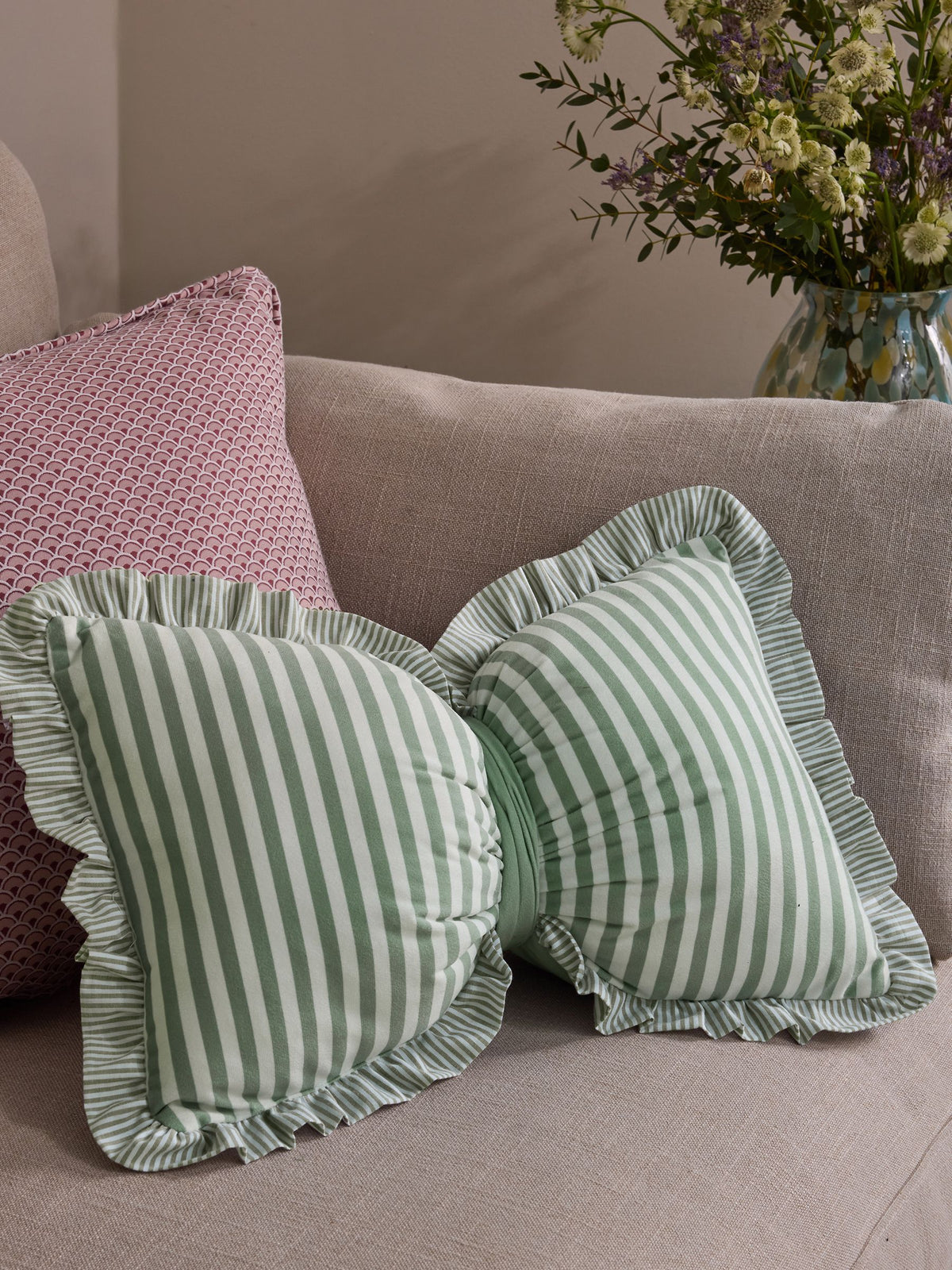 Green 3D Stripe Frill Bow Cushion