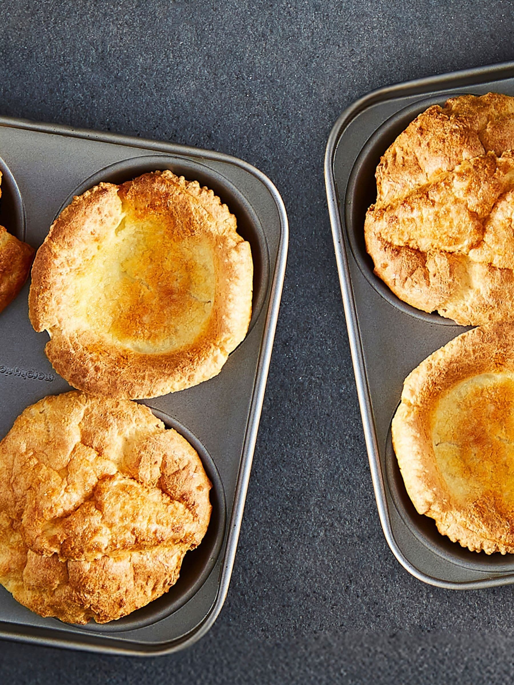 Morphy Richards 4-cup Yorkshire pudding tray, British product