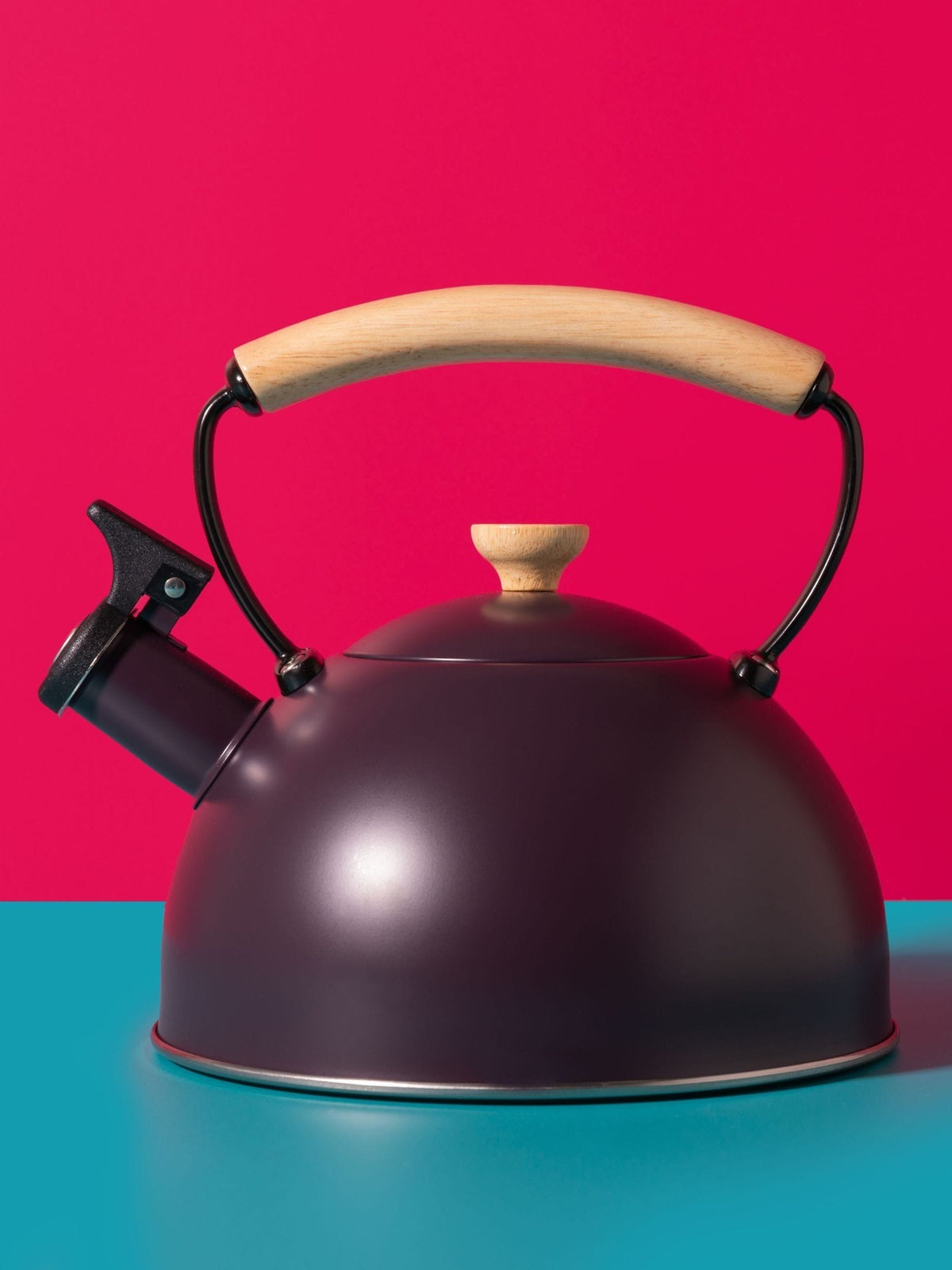 La Cafetière whistling kettle purple stainless steel 1.6L (British brand)