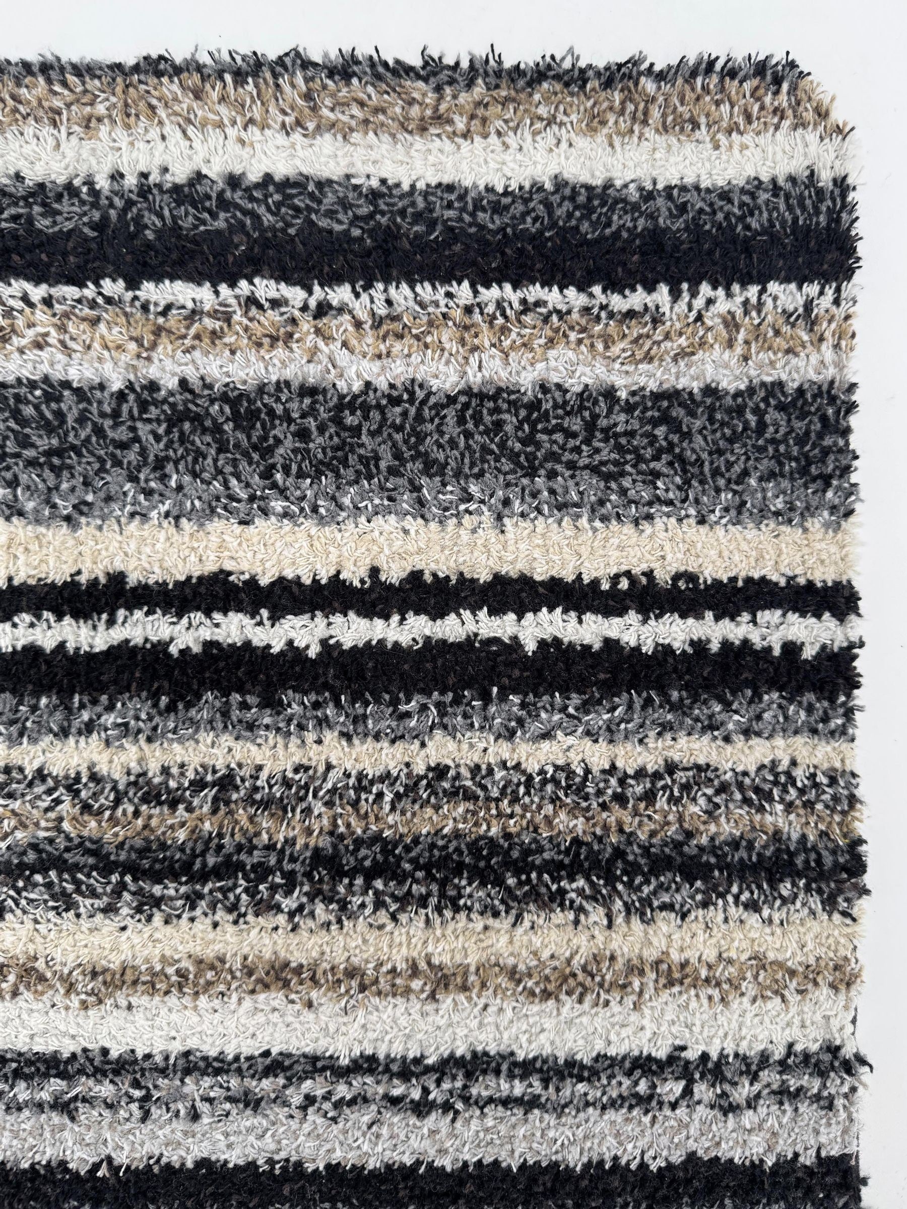 Hug Rug Candy Monochrome runner, UK version