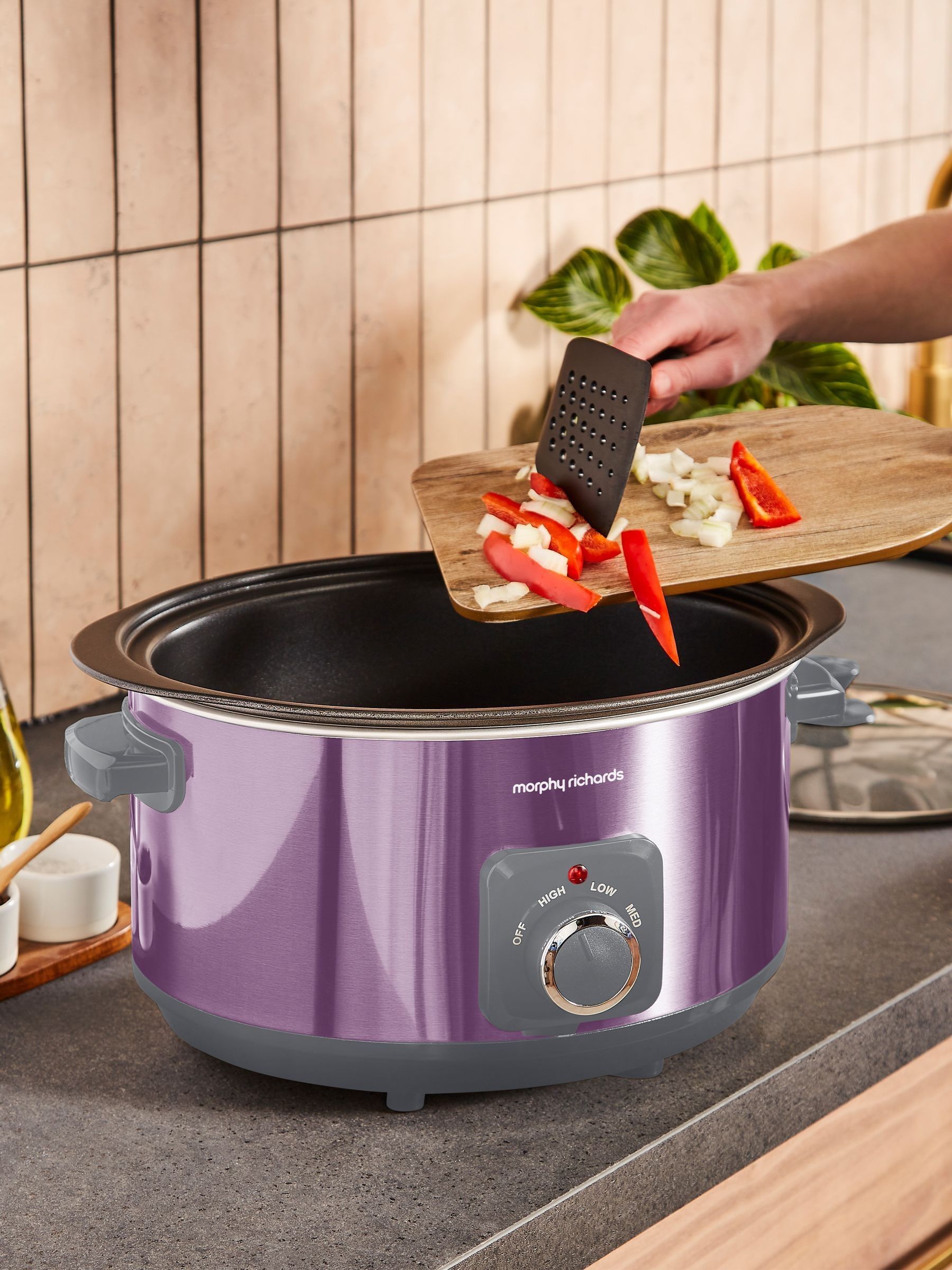 Morphy Richards 6.5L slow cooker with glass lid, imported from the UK