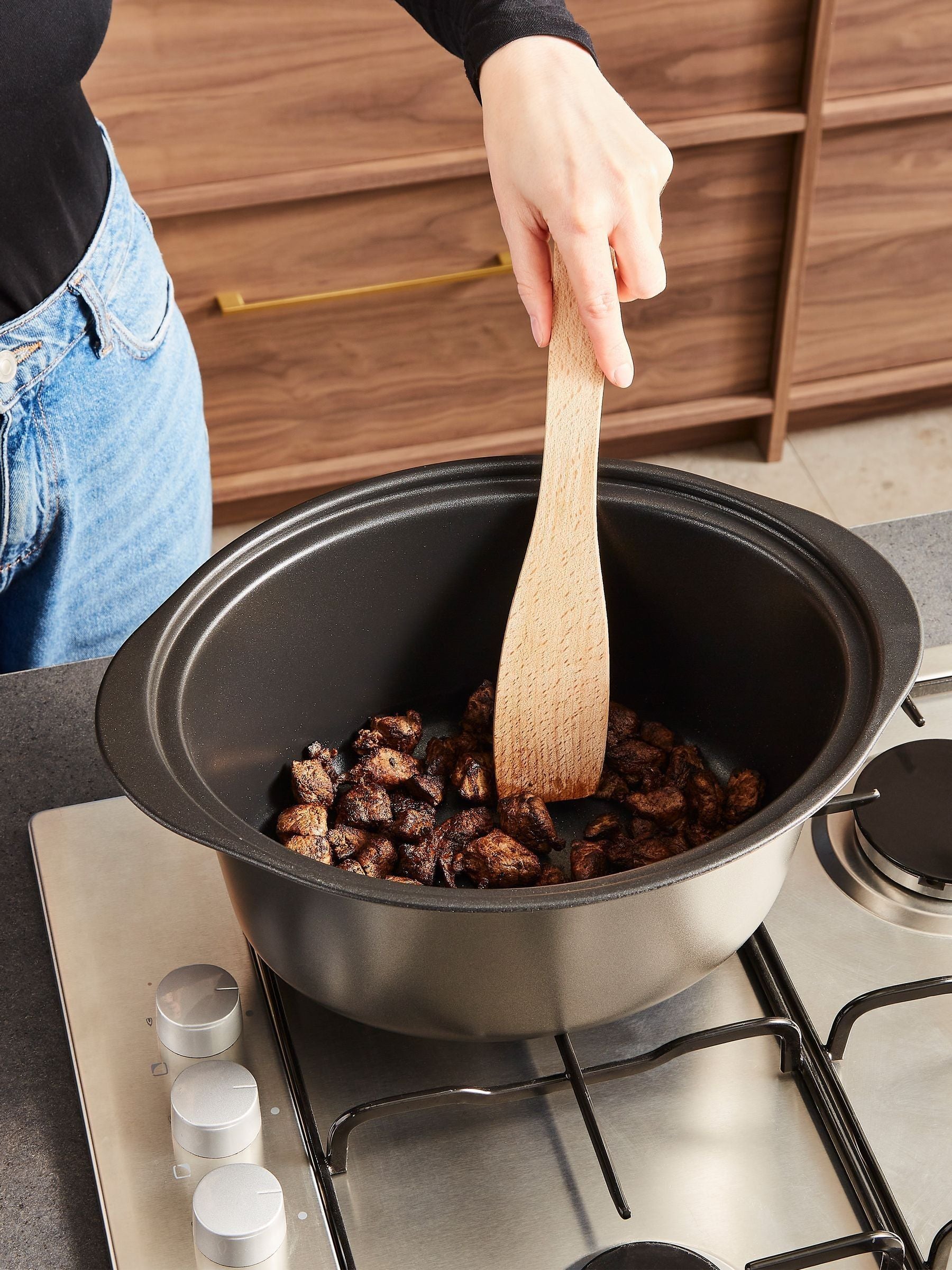 Morphy Richards 6.5L slow cooker with glass lid, imported from the UK