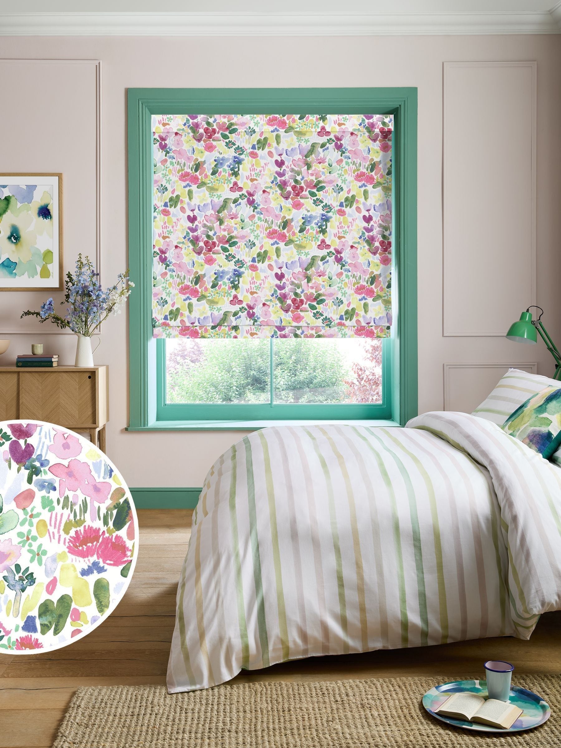 Bluebellgray roman blind Flora design cerise 750x480mm, imported from the UK