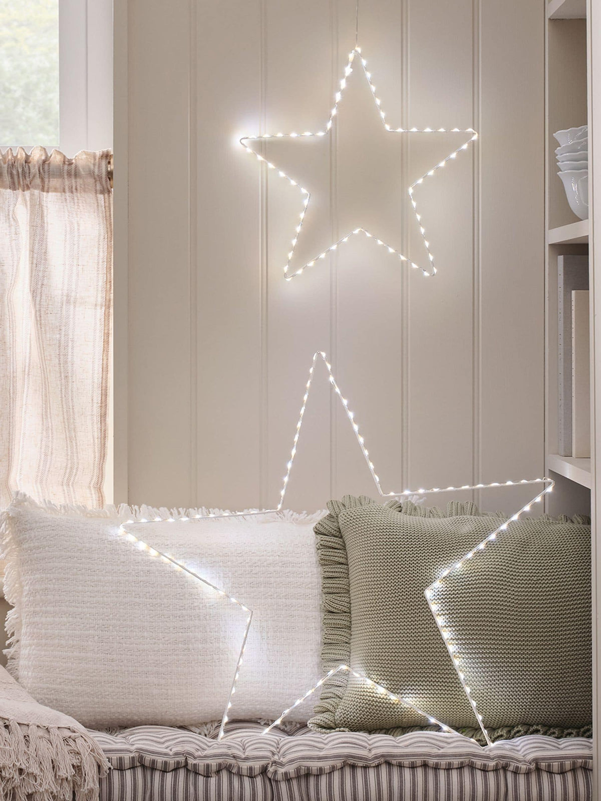 Lights4fun geometric star light set with dual colour LEDs, imported from the UK