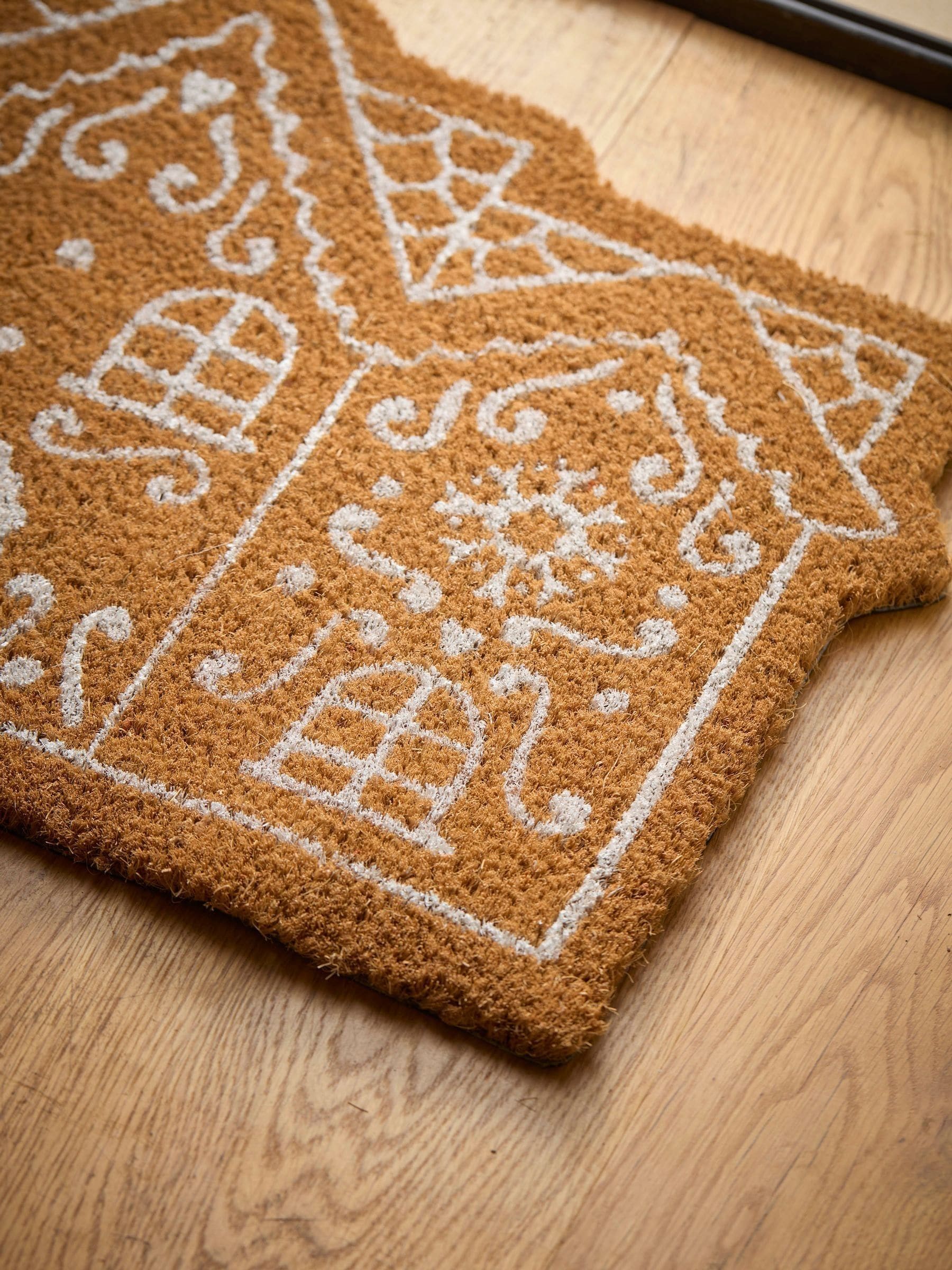 Cox & Cox gingerbread cottage doormat 65x40cm, imported from the UK