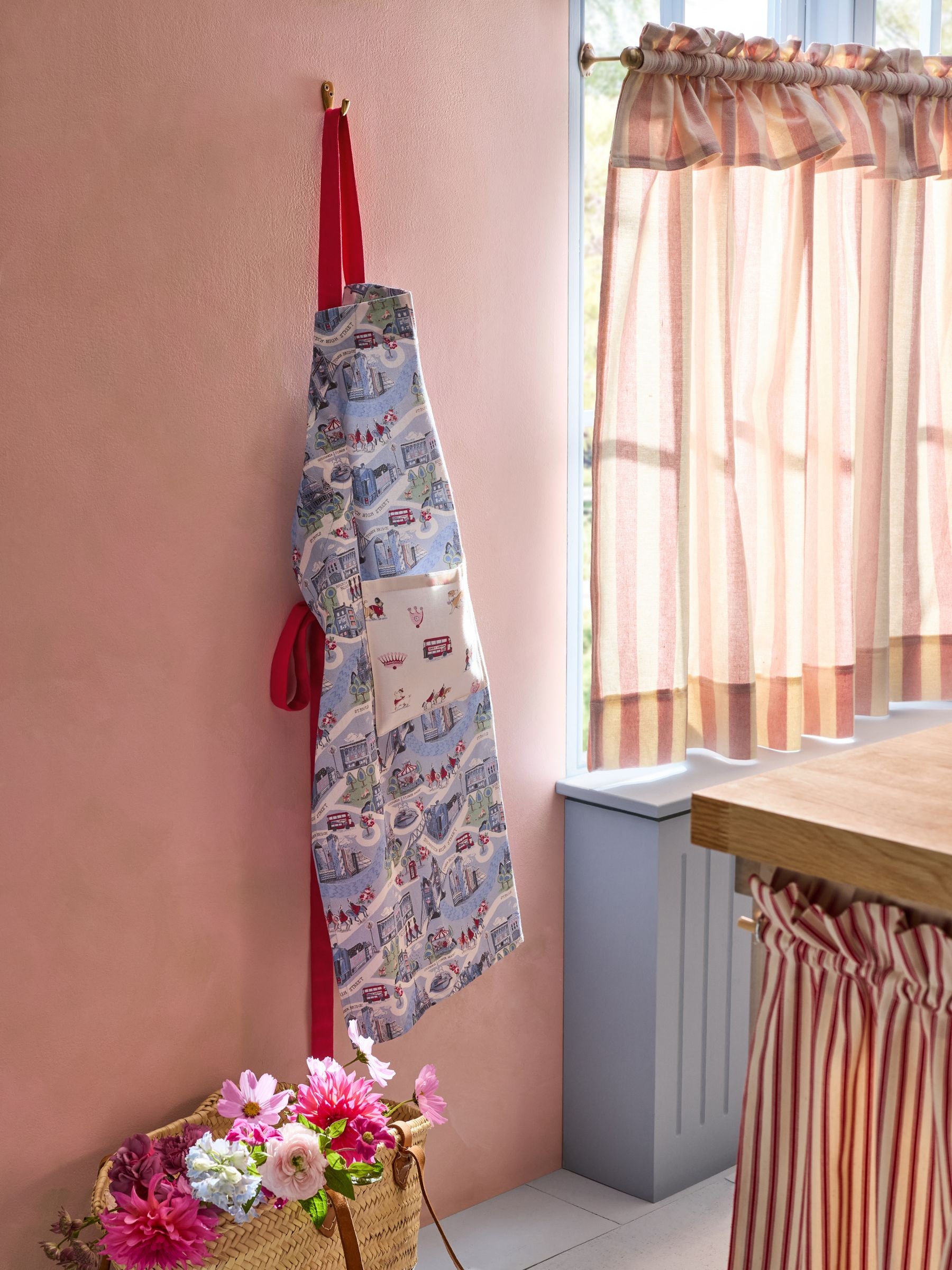 Cath Kidston Blue London Town apron one size (British brand)