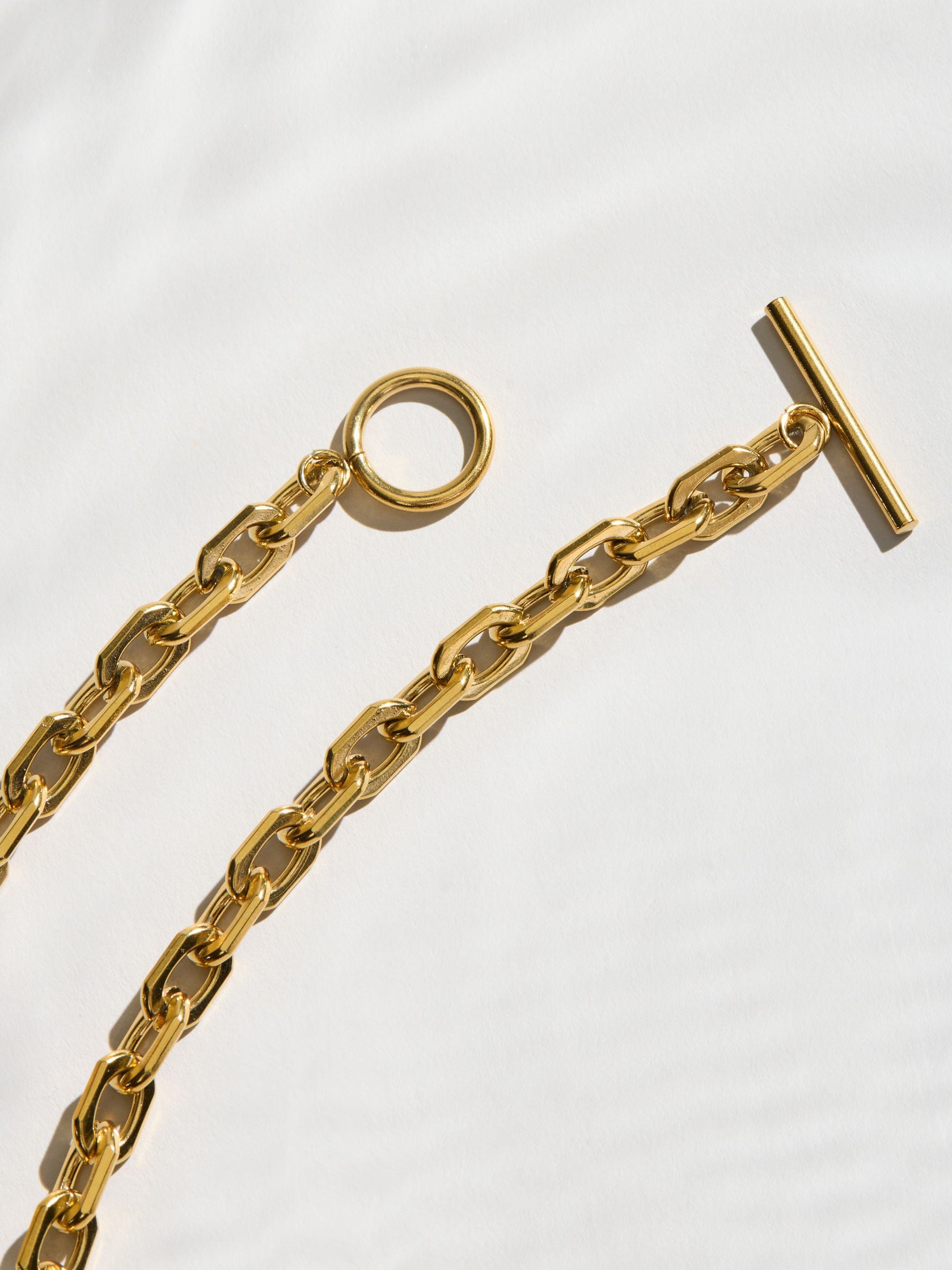 gold tone T-bar necklace waterproof stainless steel, UK version