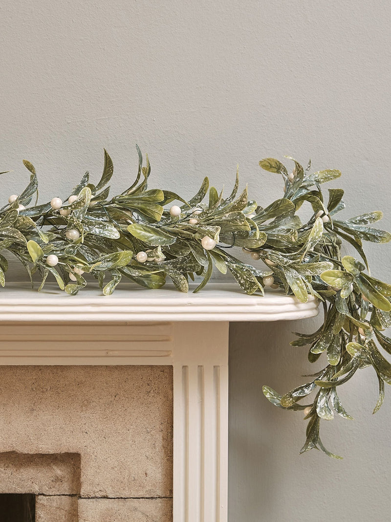 Lights4fun oversized pre-lit mistletoe garland 2m, imported from the UK