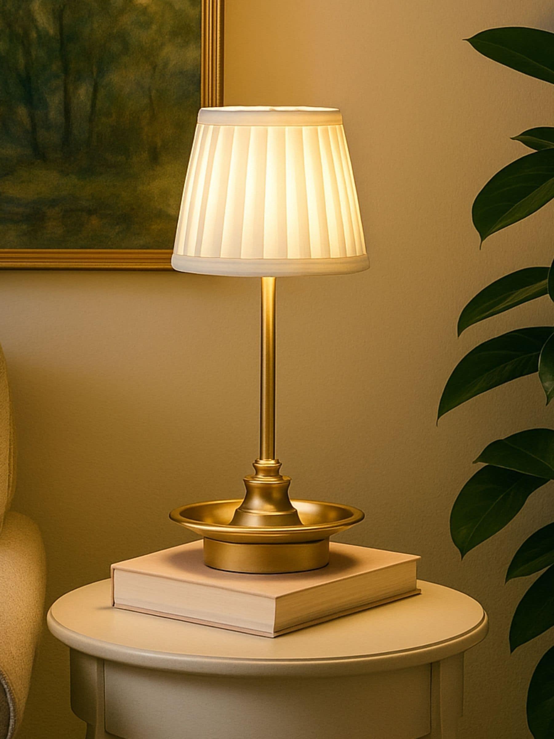 Searchlight gold rechargeable table lamp - British product