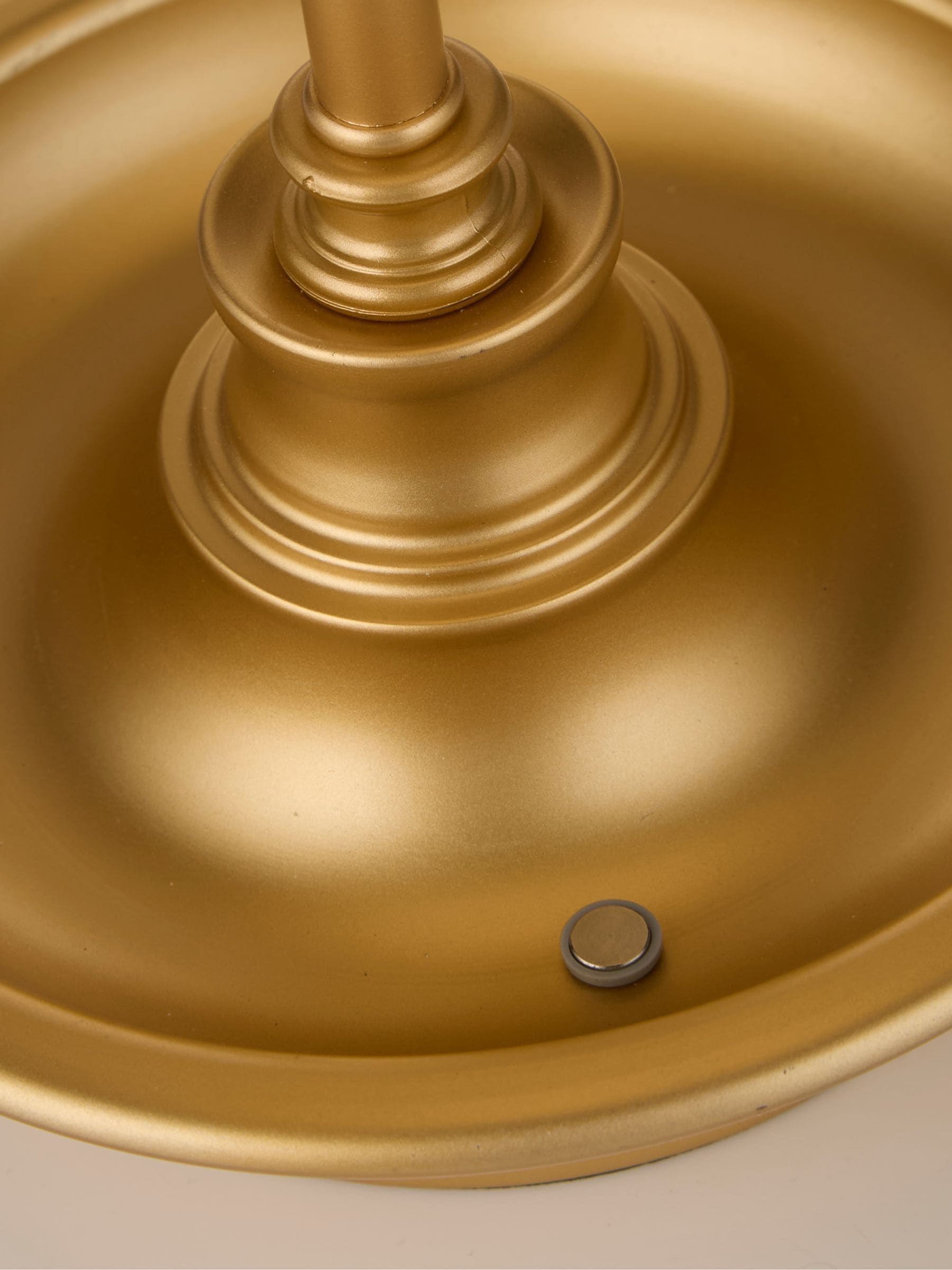 Searchlight gold rechargeable table lamp - British product