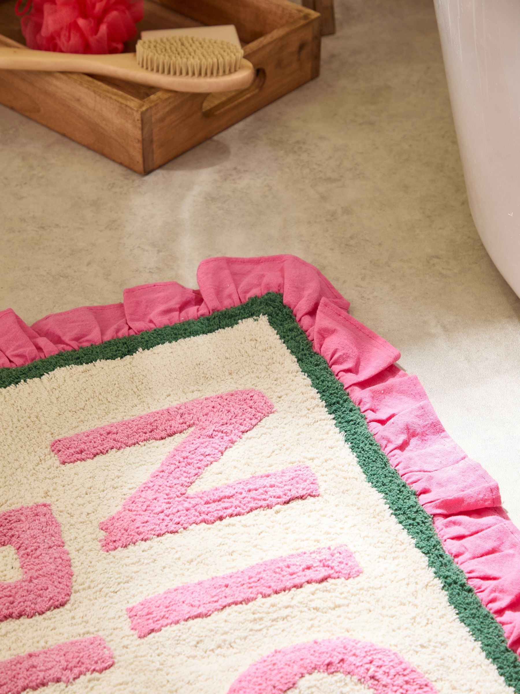 Furn pink Nice Bum frill bath mat 50x80cm - British product